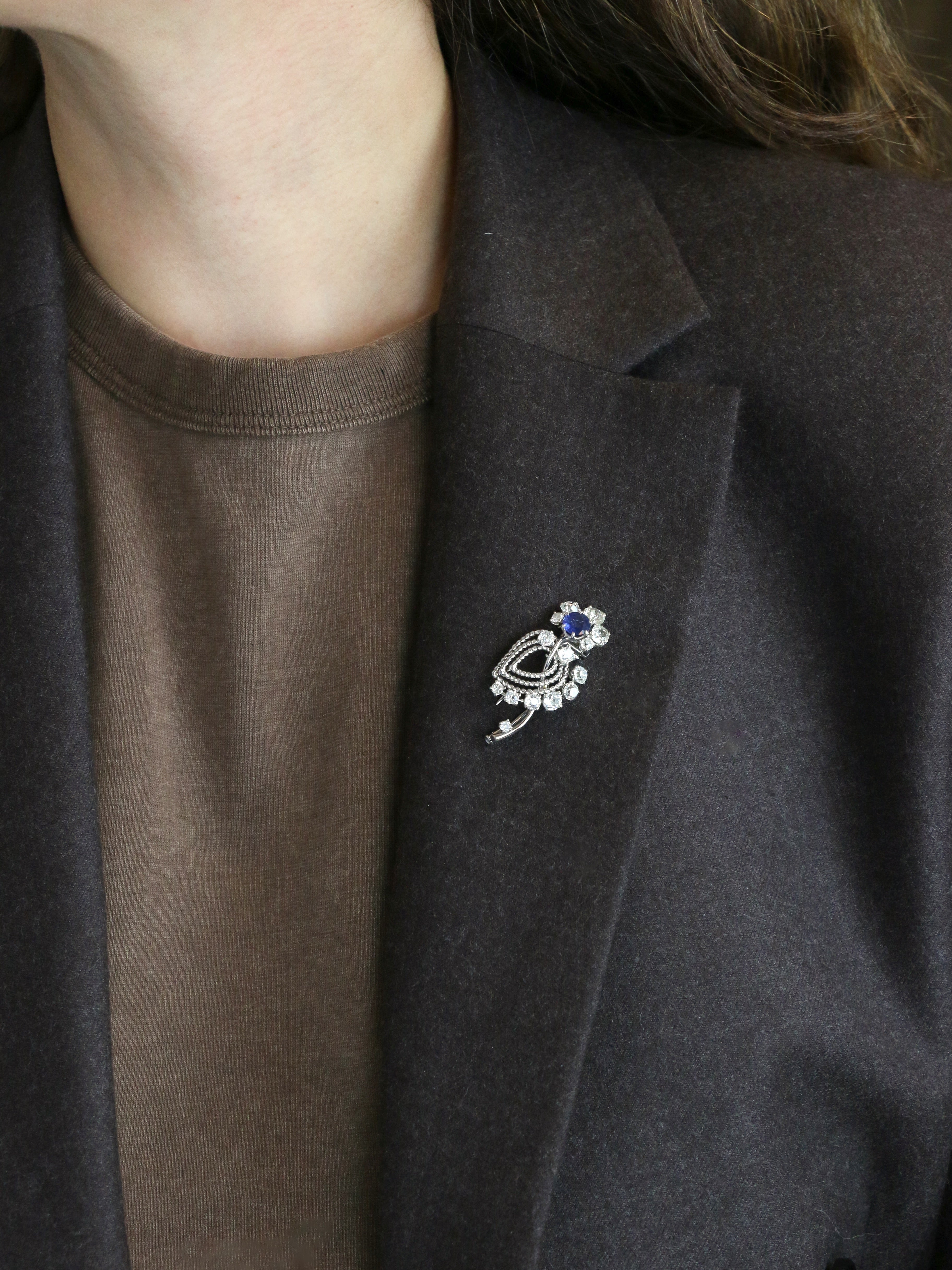 MAUBOUSSIN Broche or blanc saphir diamants taille ancienne