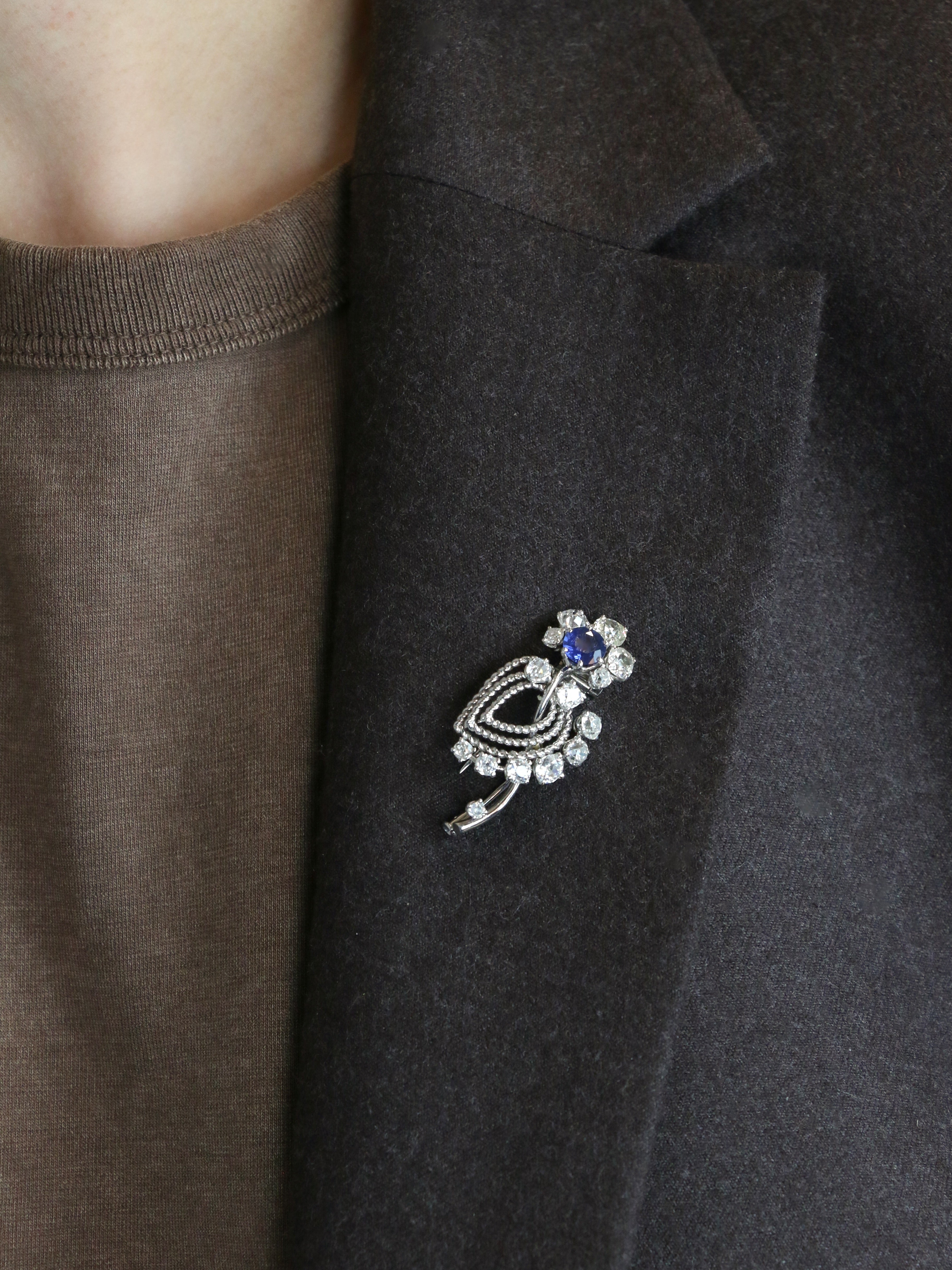 MAUBOUSSIN Broche or blanc saphir diamants taille ancienne