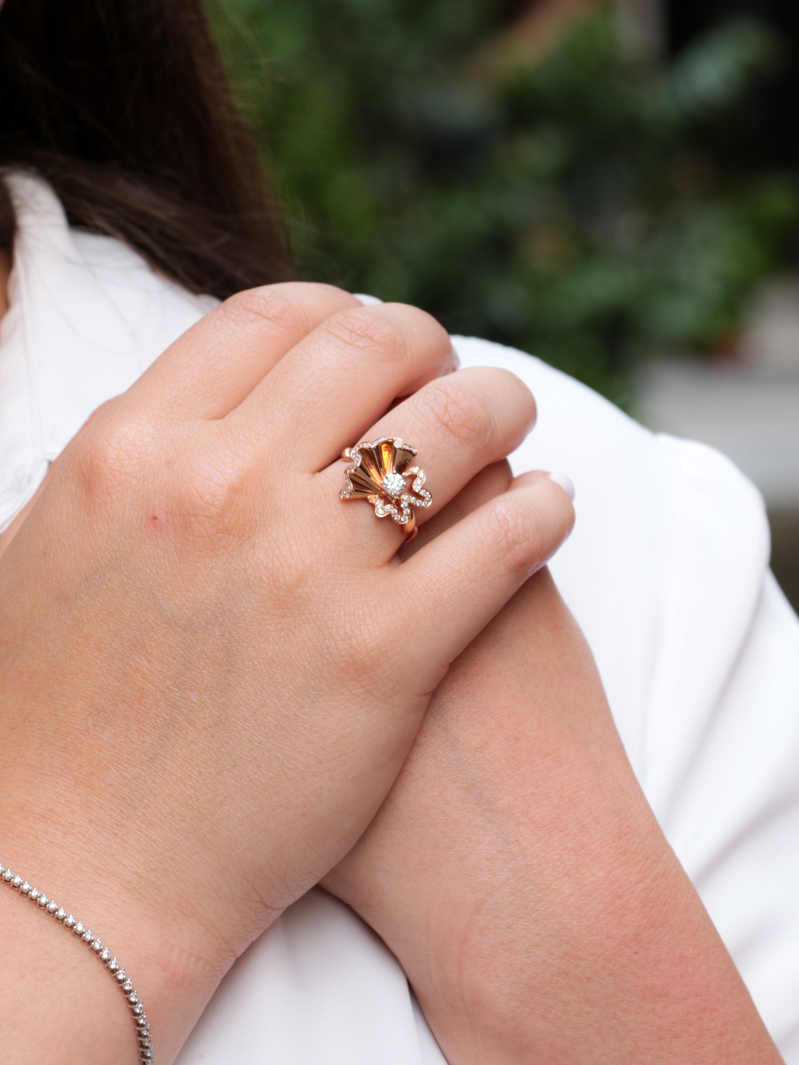 DIOR bague en or rose et diamants collection Archi Dior Cocotte