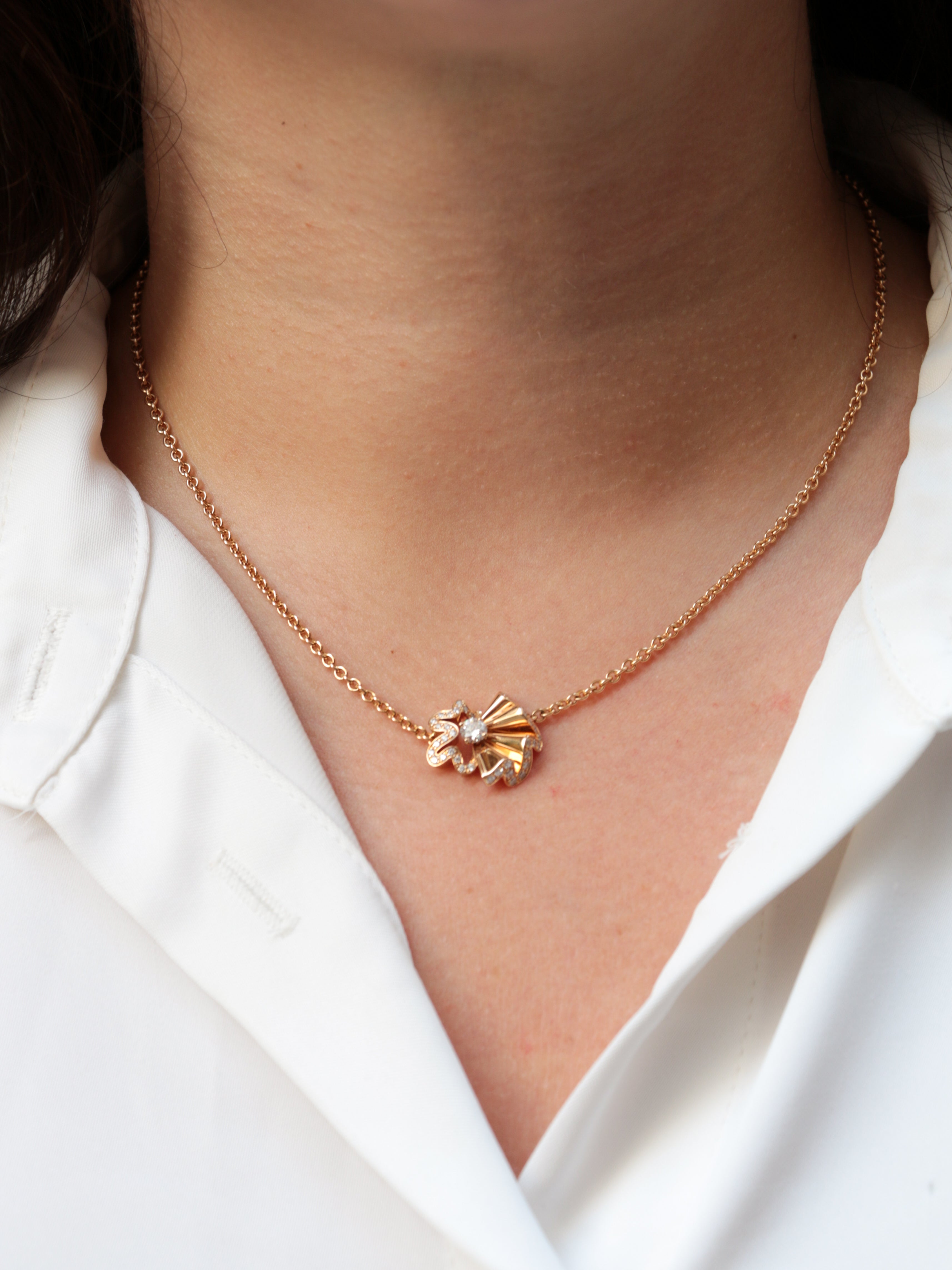 DIOR collier en or rose et diamants collection Archi Dior Cocotte