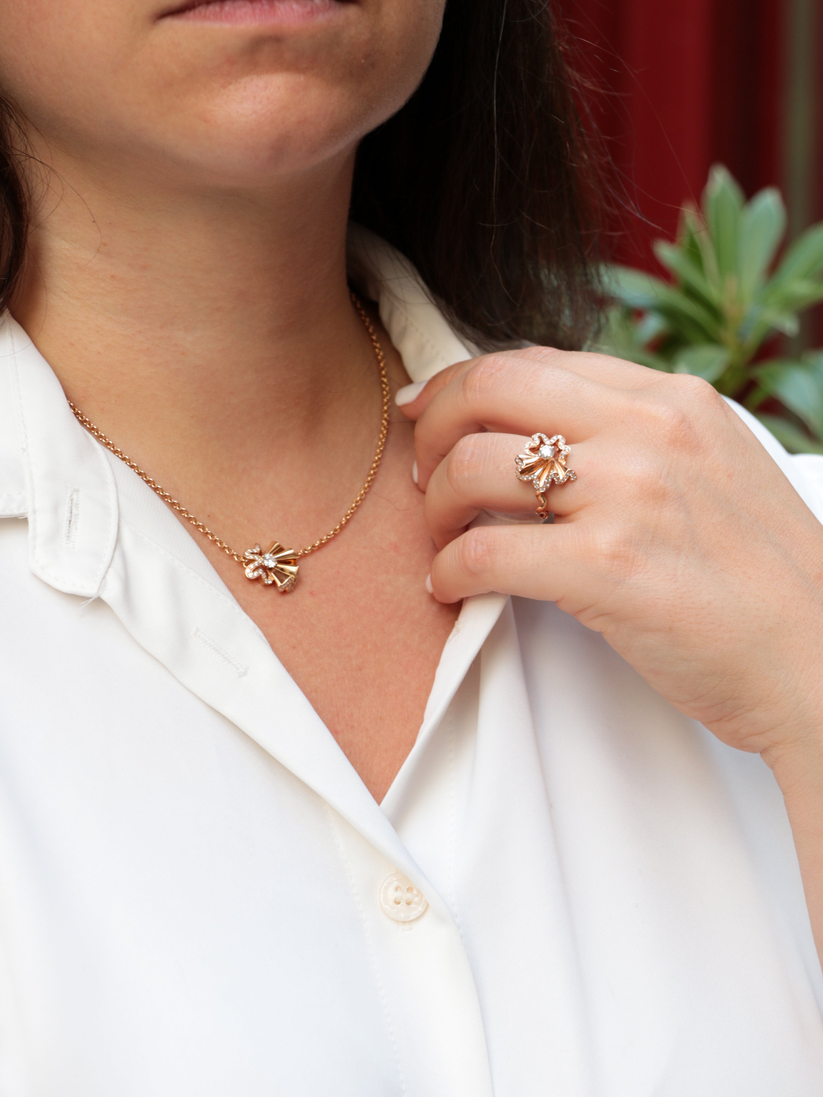 DIOR collier en or rose et diamants collection Archi Dior Cocotte