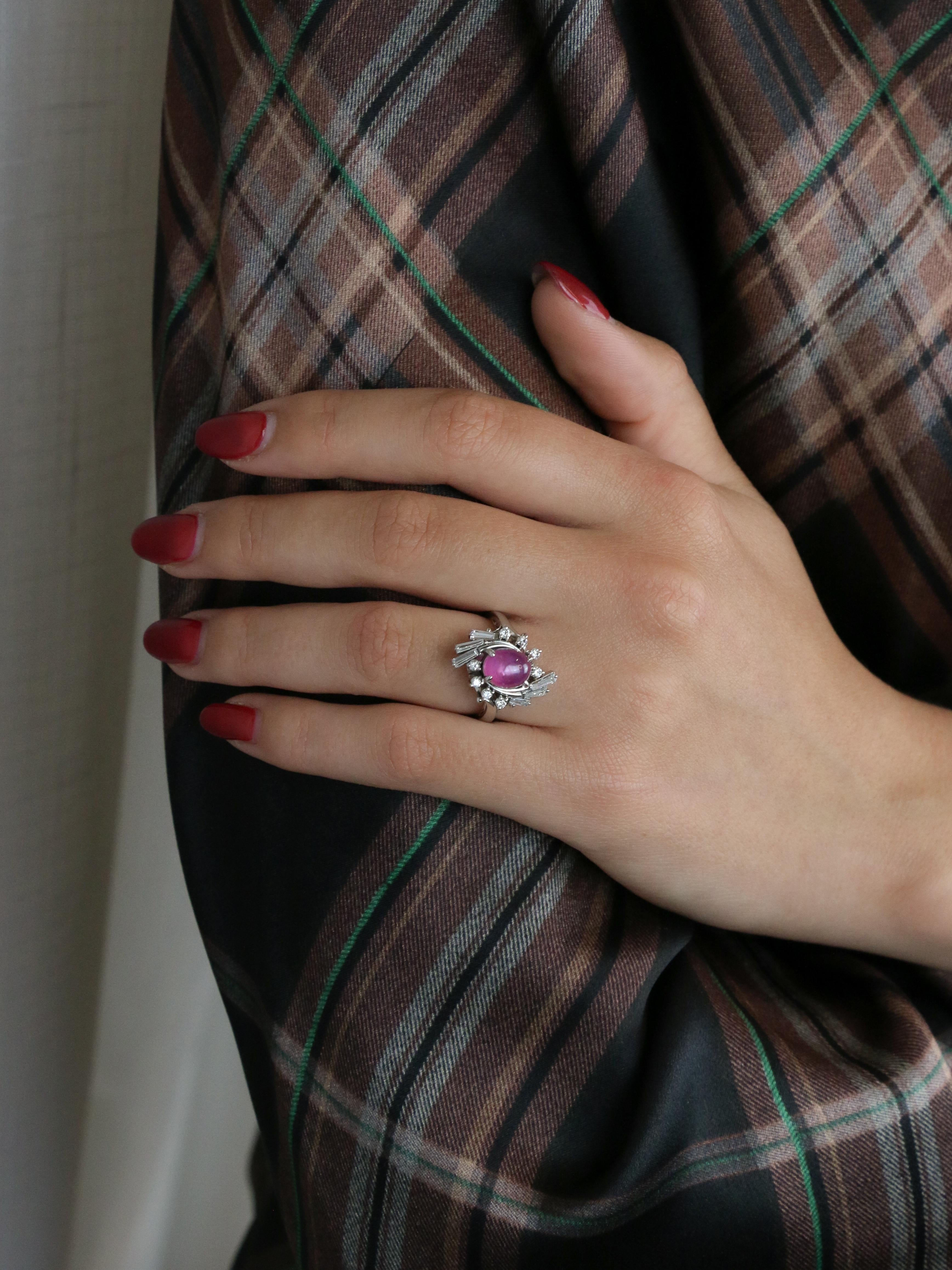 Bague marguerite rubis étoilé diamants