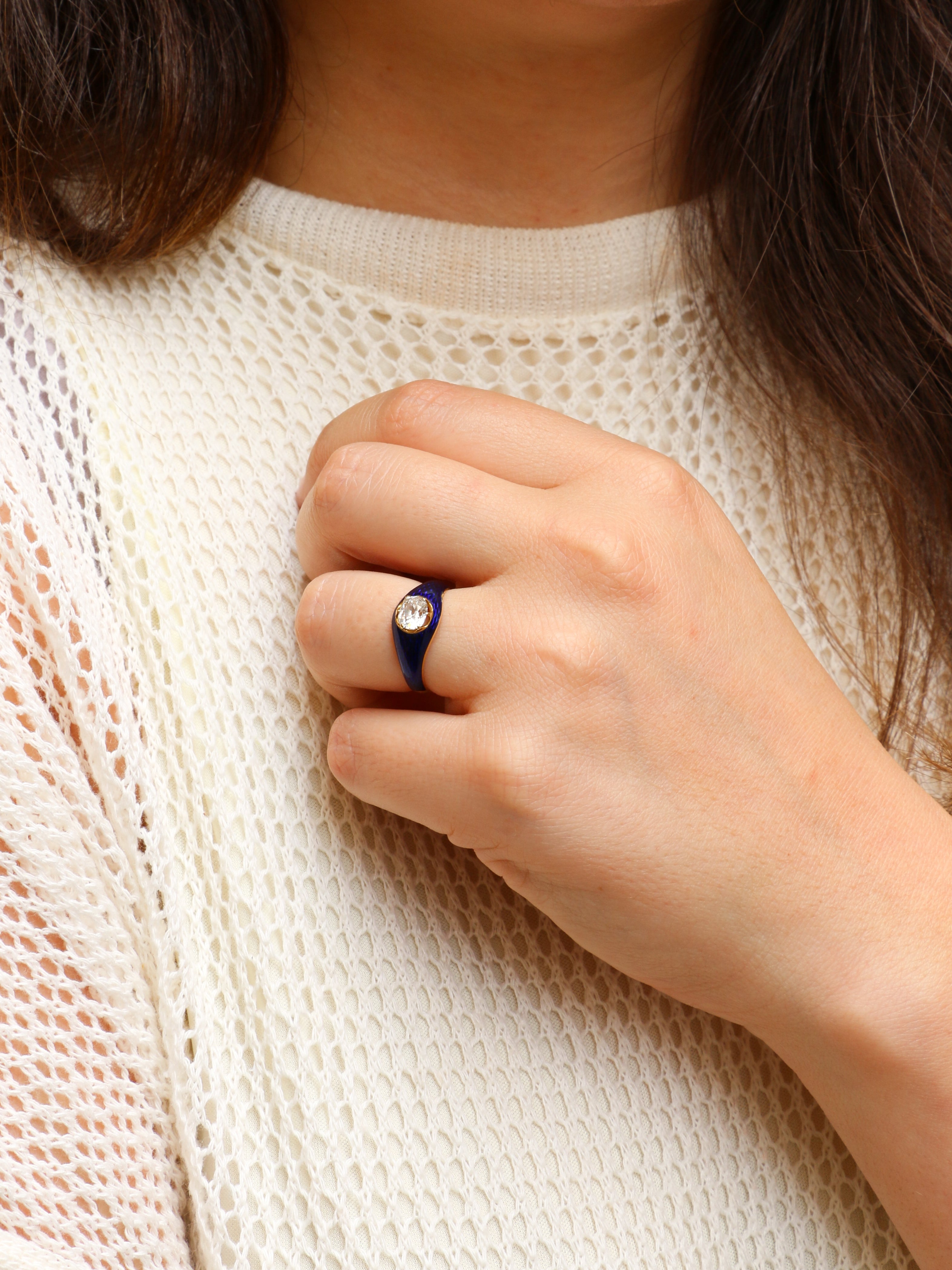 Bague solitaire or jaune diamant émail bleu