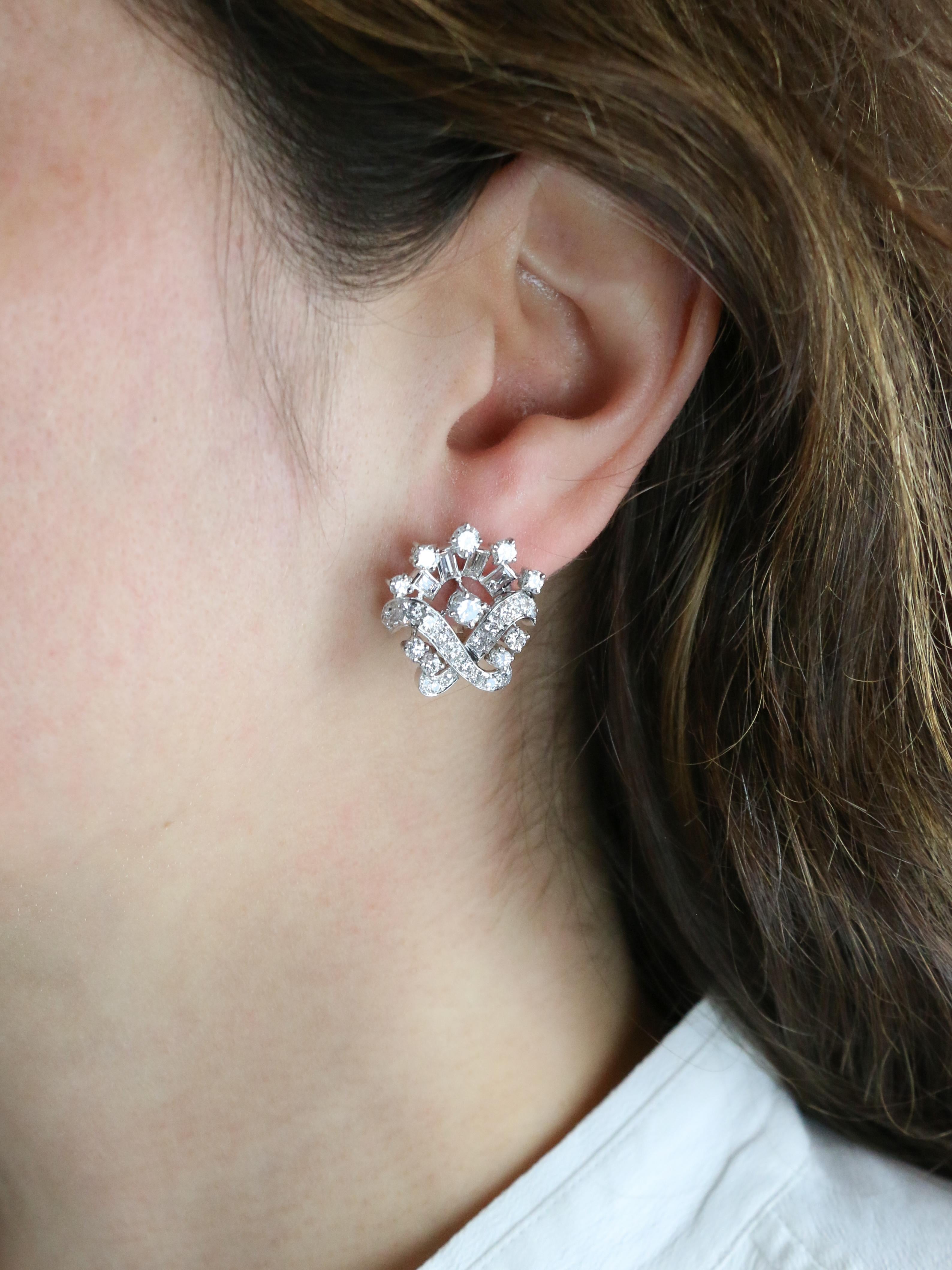 Boucles d'oreilles pendantes or blanc diamants 4,5 carats