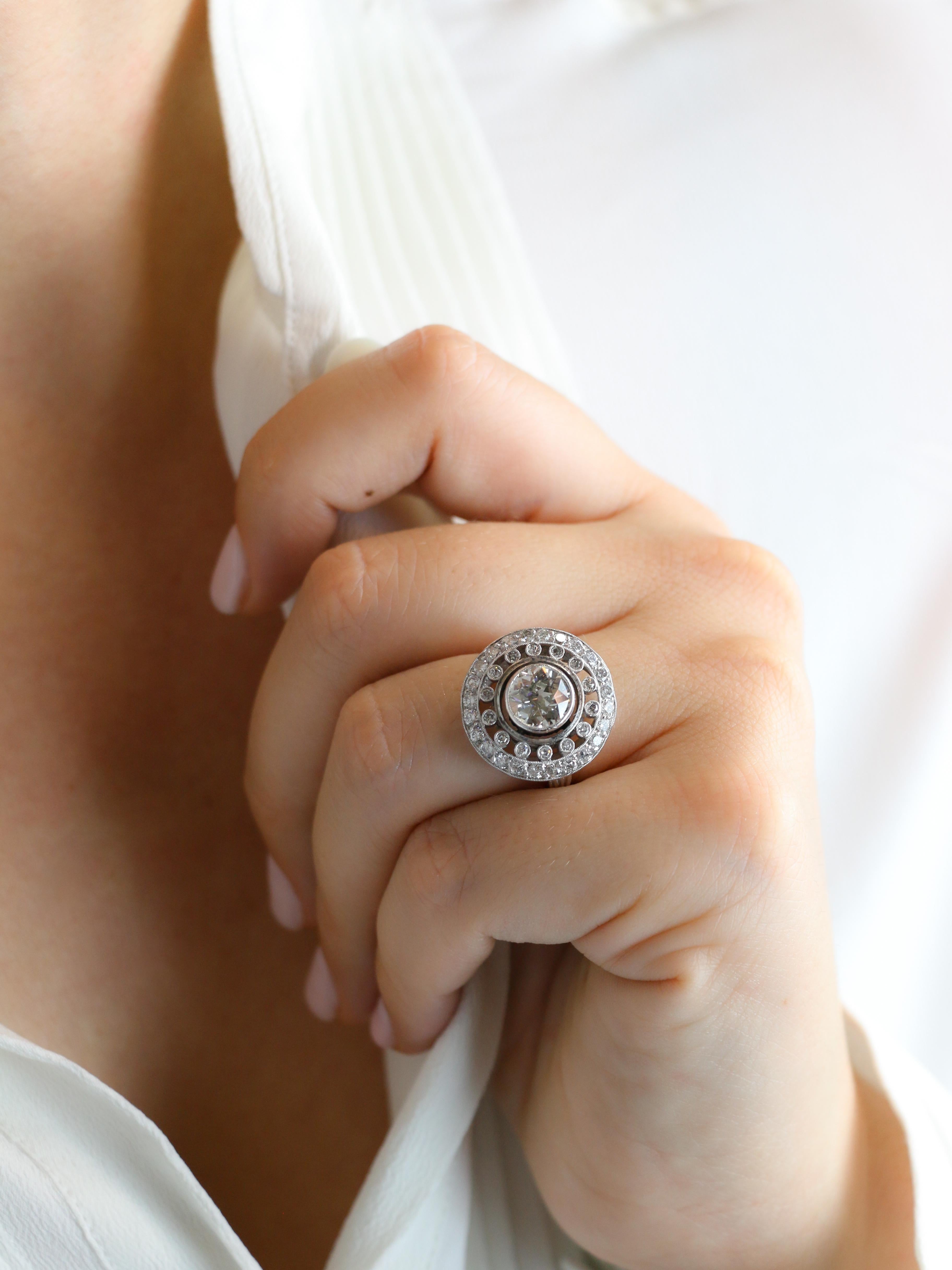 Bague cible double entourage diamants taille ancienne 2 carats