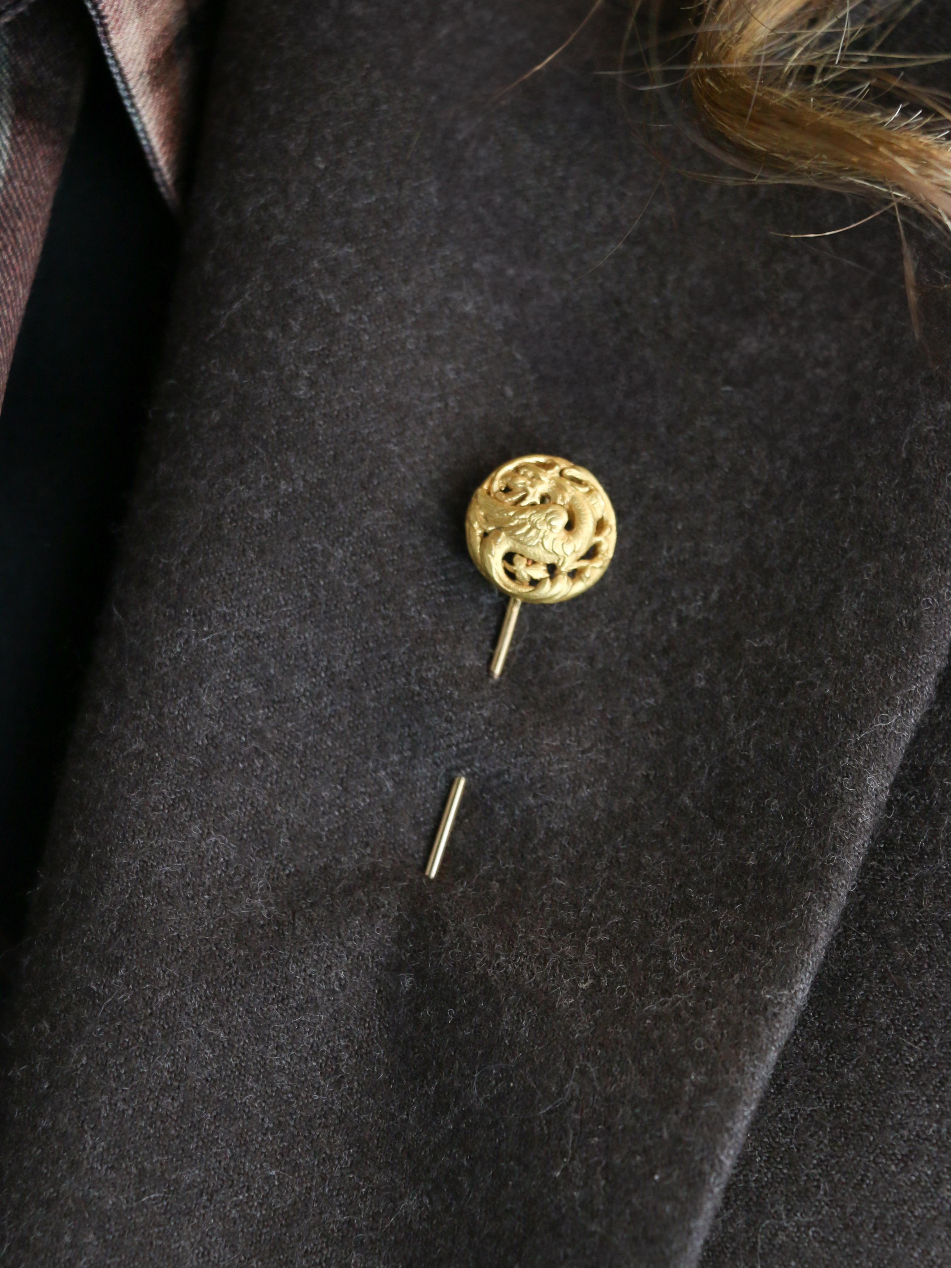 NOURY (att à.) Épingle à cravate chimère or jaune Néo Renaissance