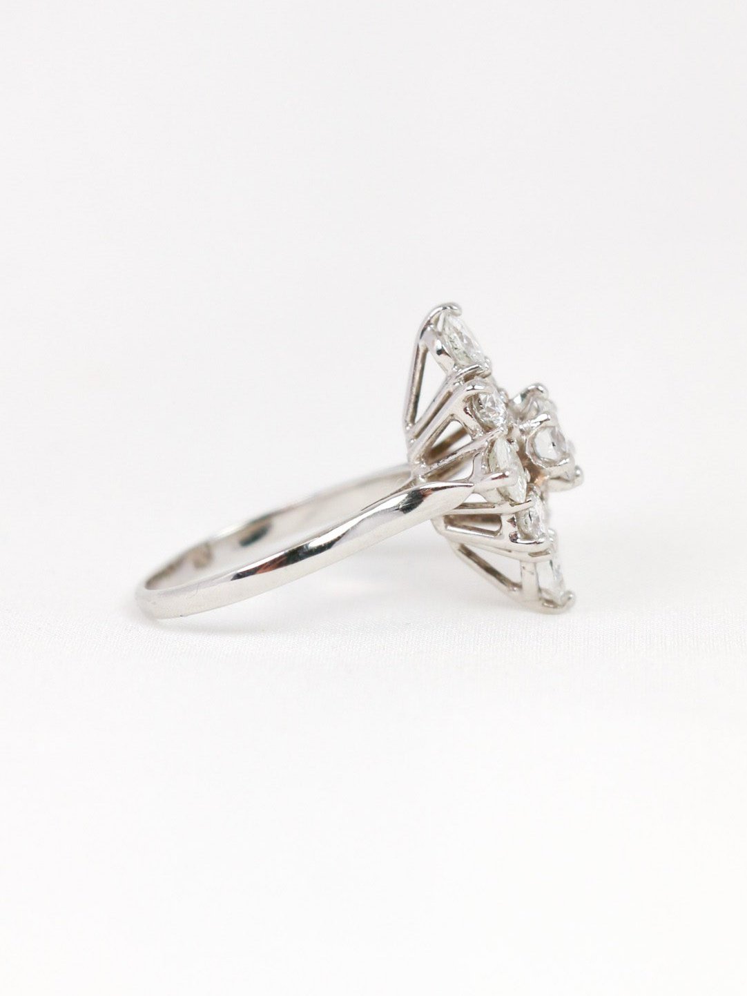 Bague marquise vintage or blanc diamants