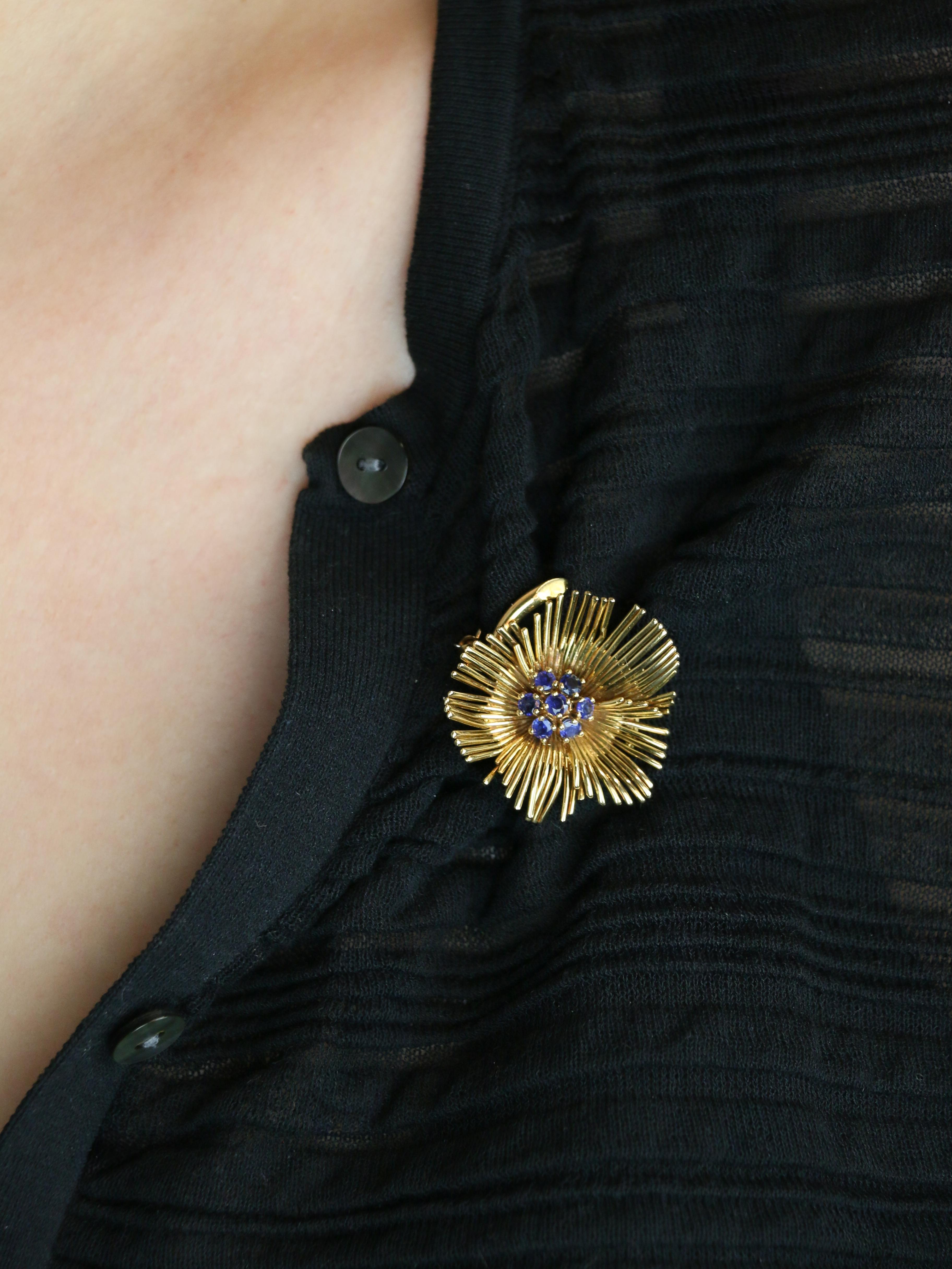 Van Cleef & Arpels Broche Clip fleur or jaune saphirs