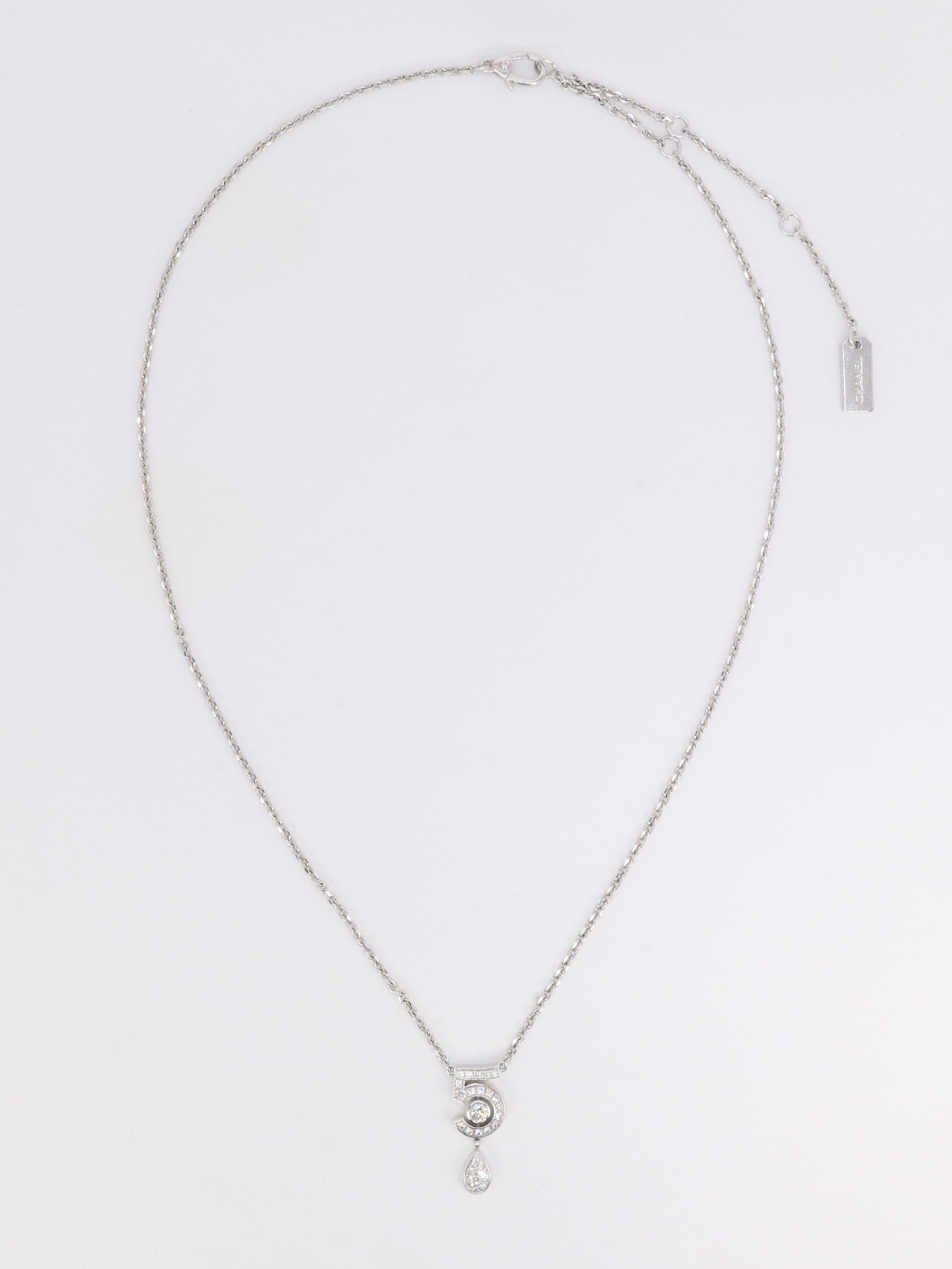 CHANEL Collier Eternal 5 or blanc diamants