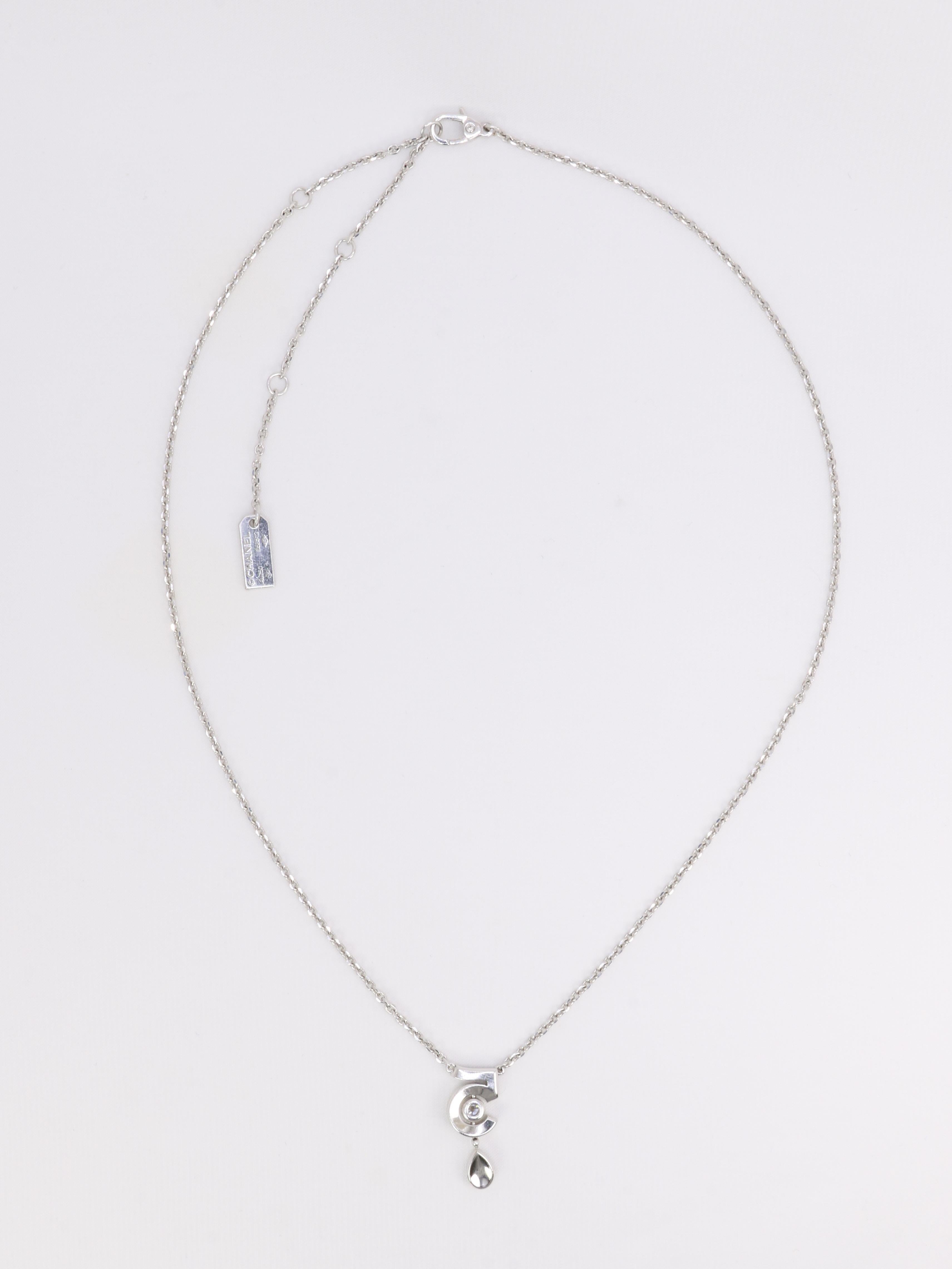CHANEL Collier Eternal 5 or blanc diamants