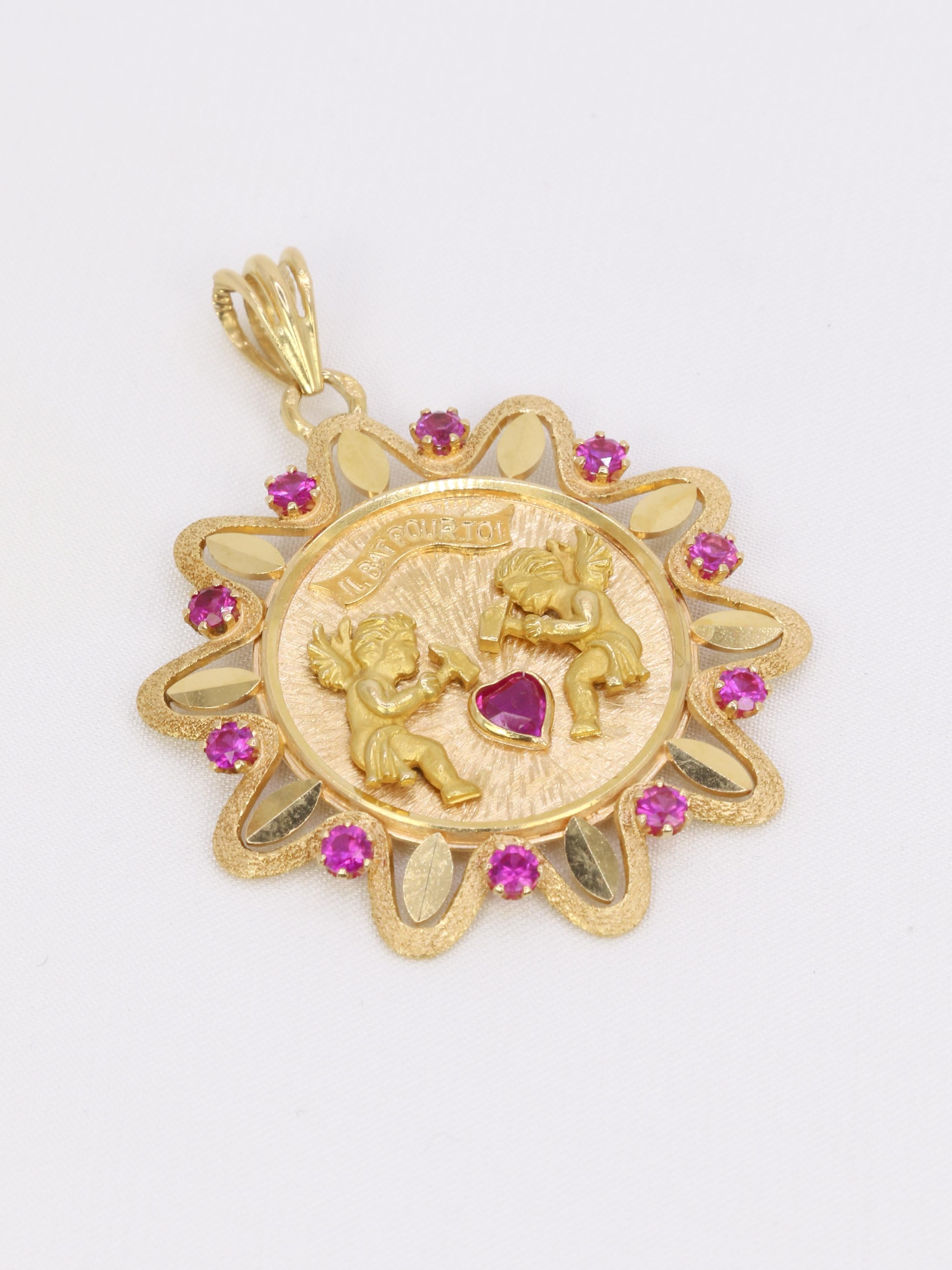 Pendentif or jaune rubis "Il bat pour toi" grand modèle