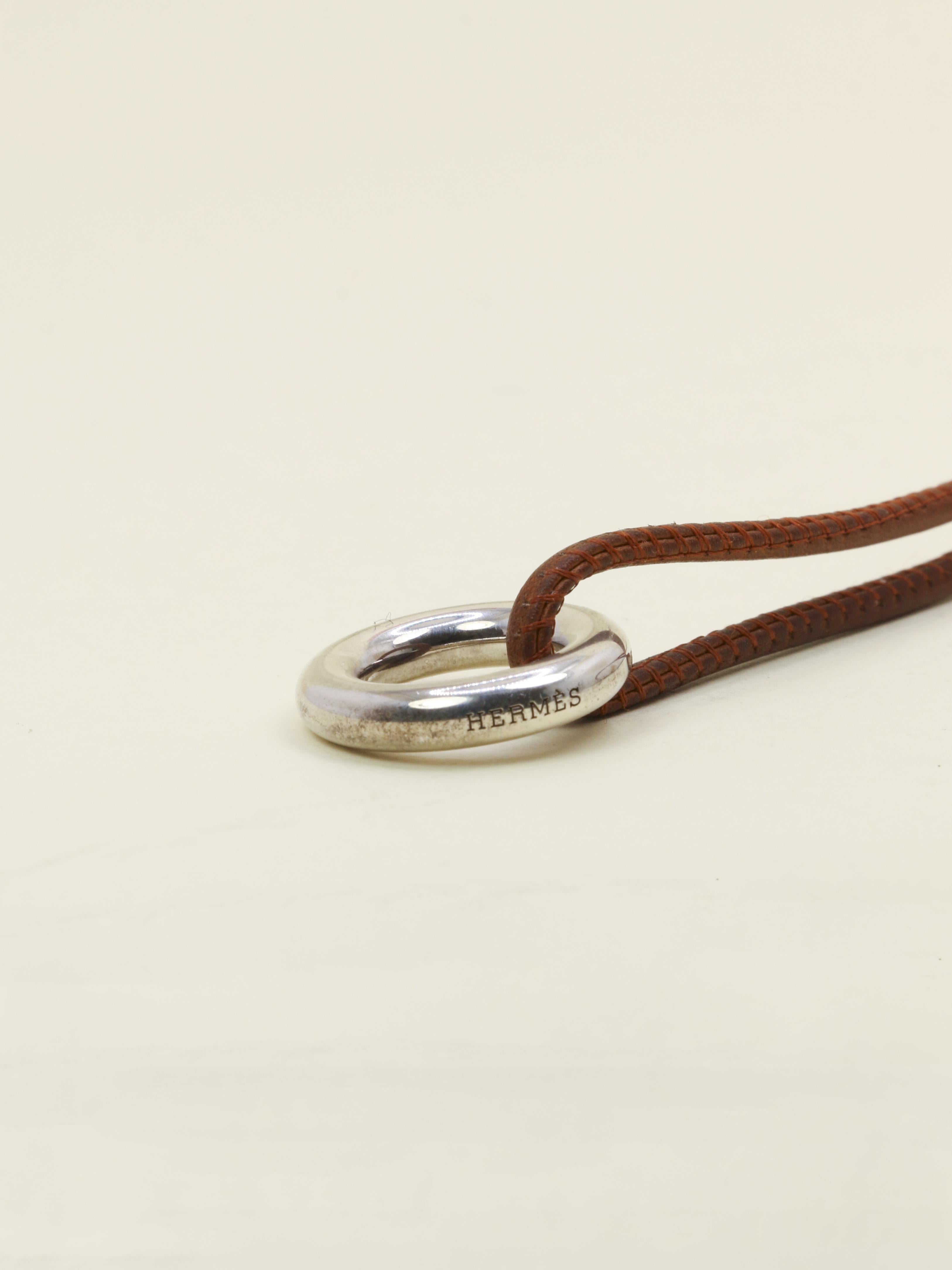 HERMES Collier GLENAN argent cuir marron