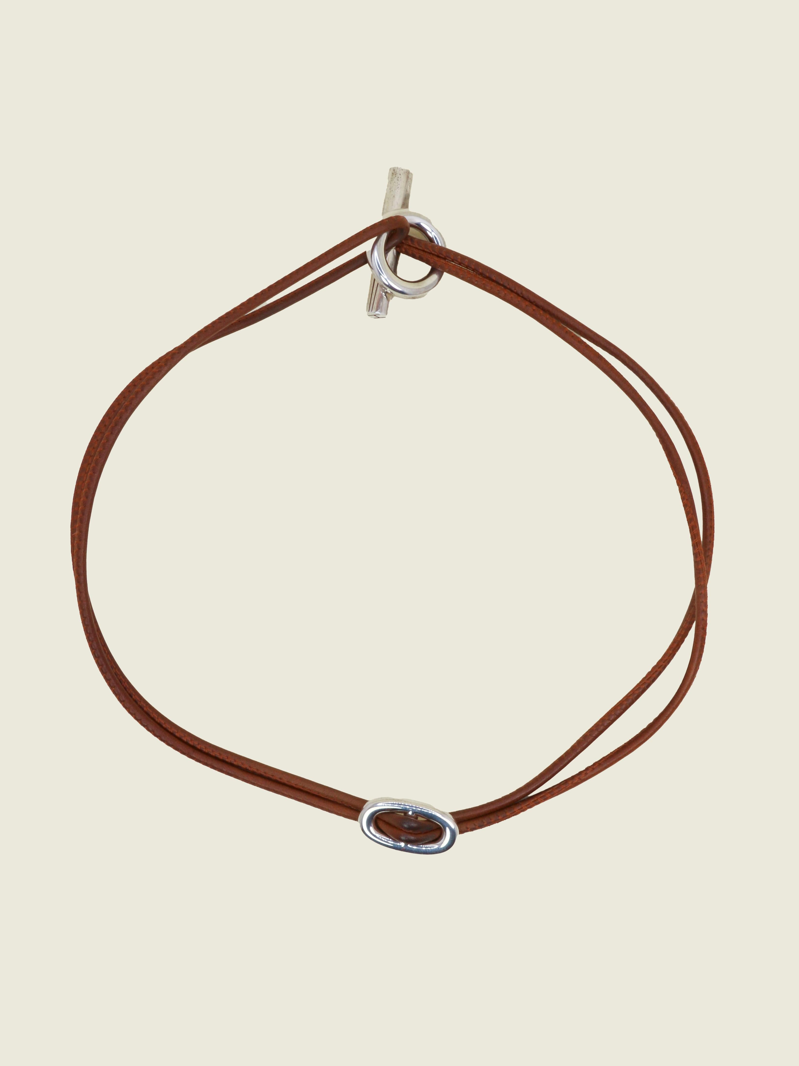 HERMES Collier GLENAN argent cuir marron