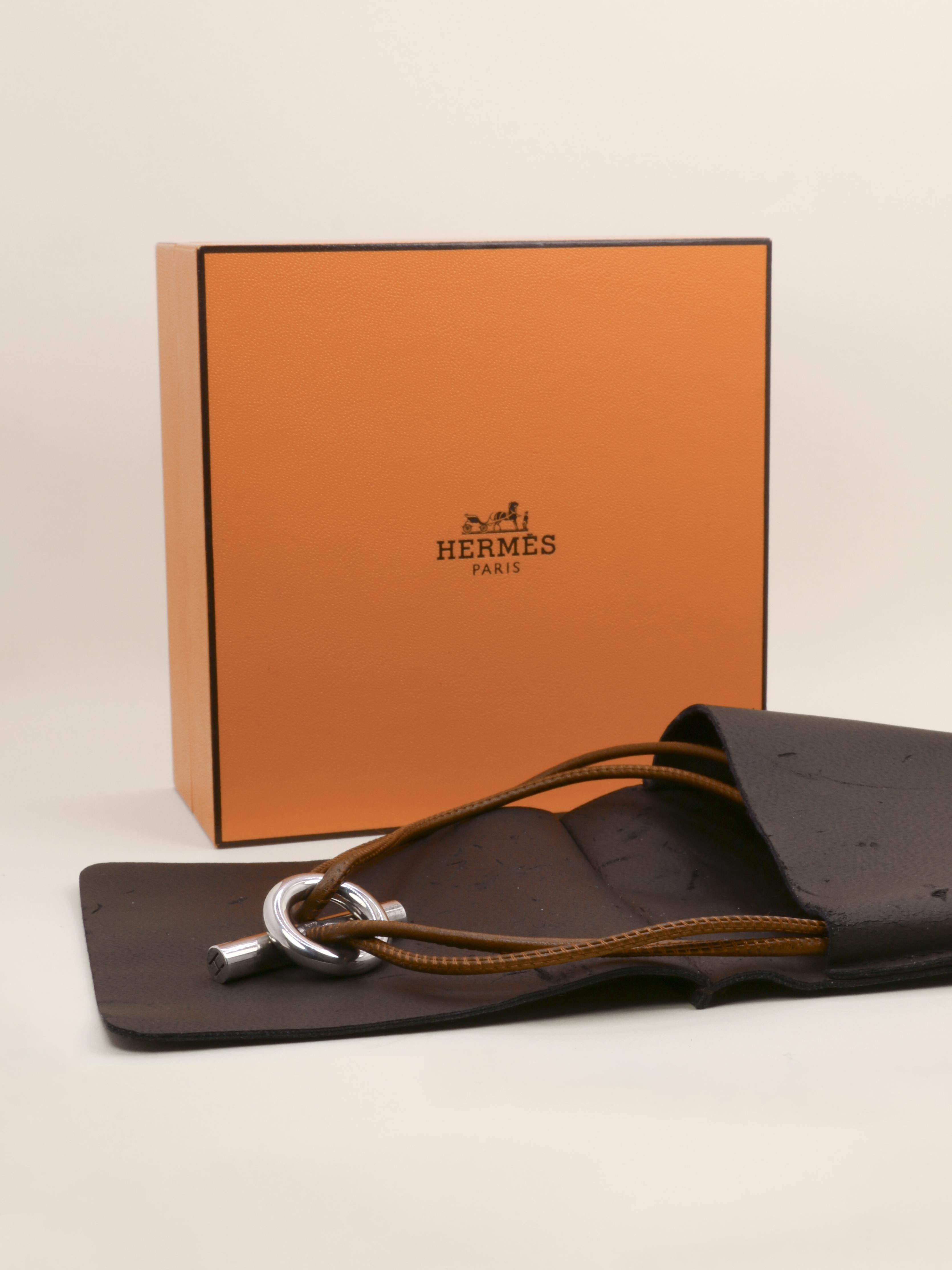 HERMES Collier GLENAN argent cuir marron