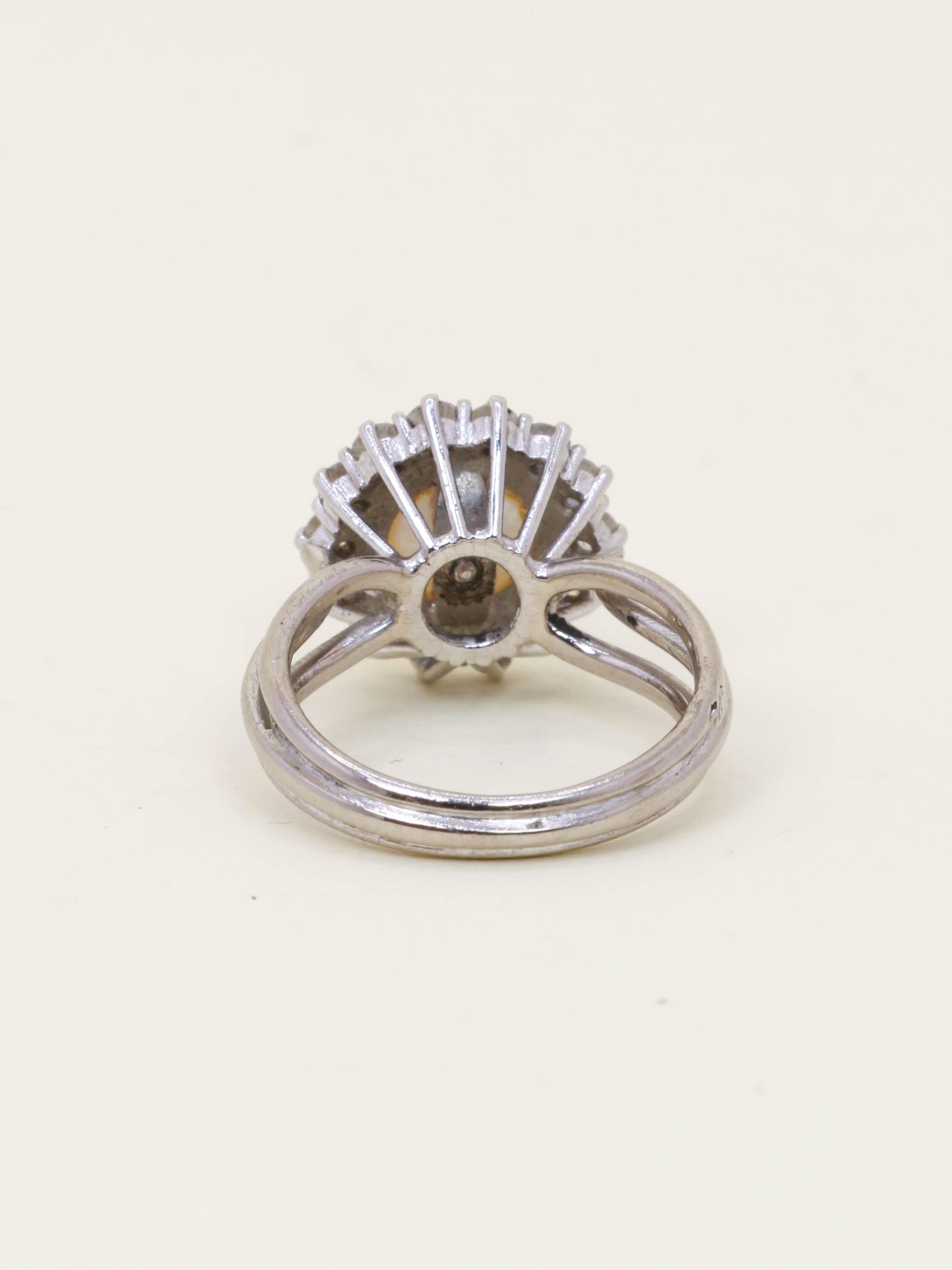 Bague marguerite or blanc perle diamants