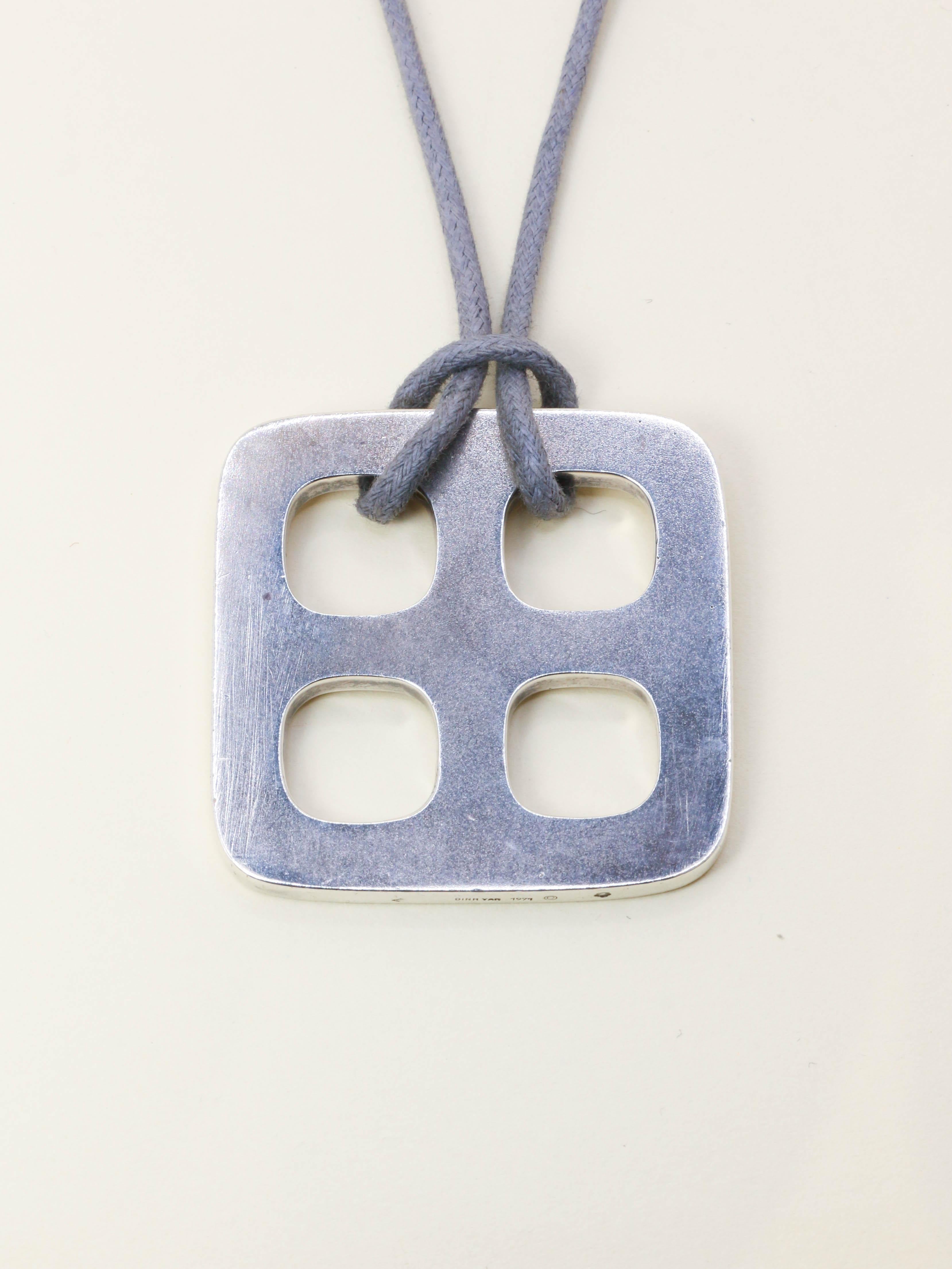 DINH VAN Colier Pendentif moderniste Cordon Gris