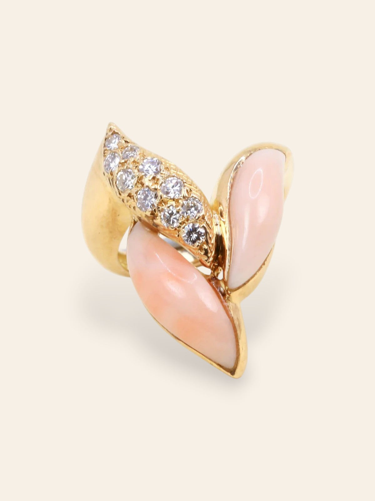 Bague or jaune corail peau d'ange diamants