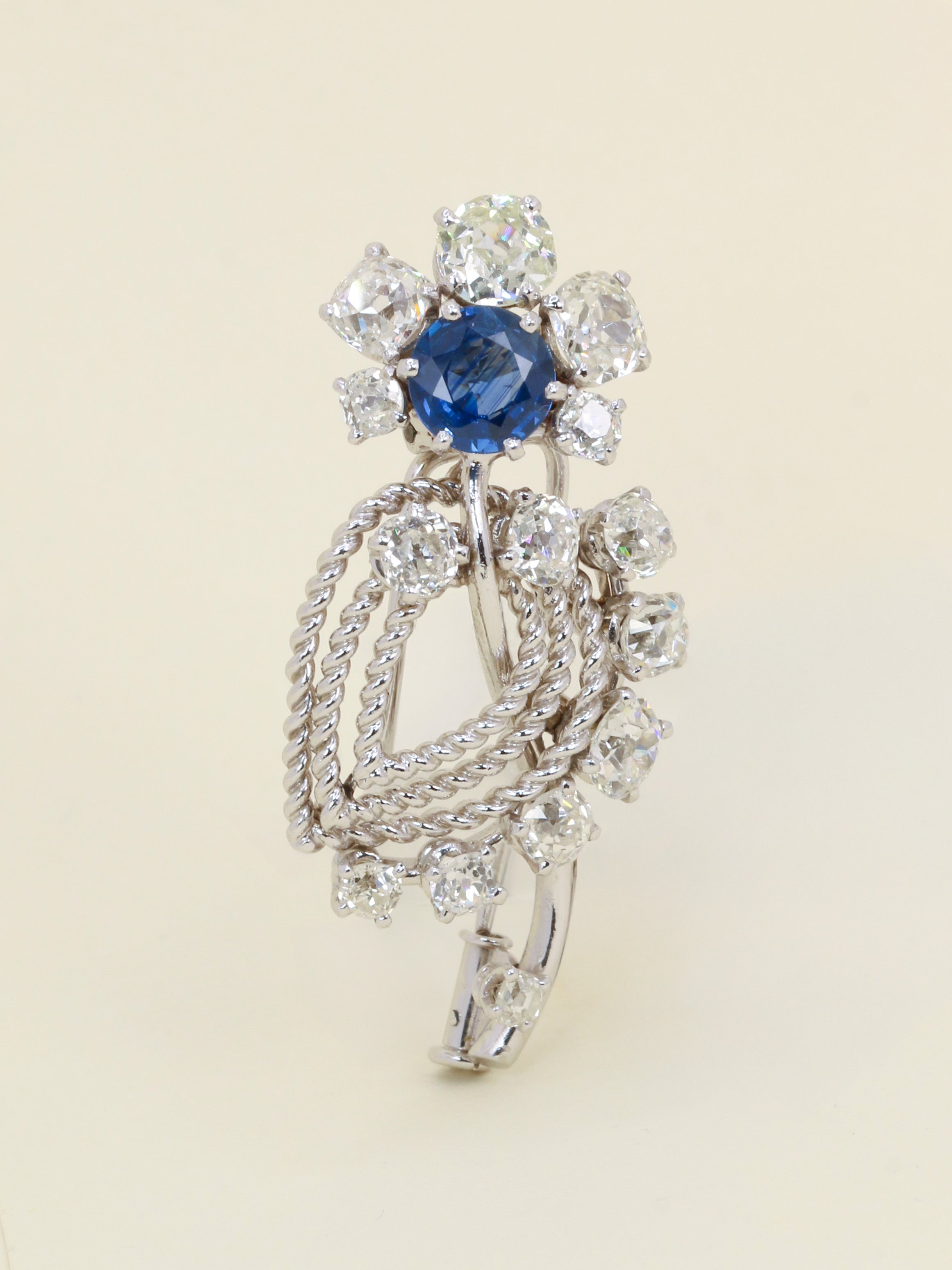 MAUBOUSSIN Broche or blanc saphir diamants taille ancienne