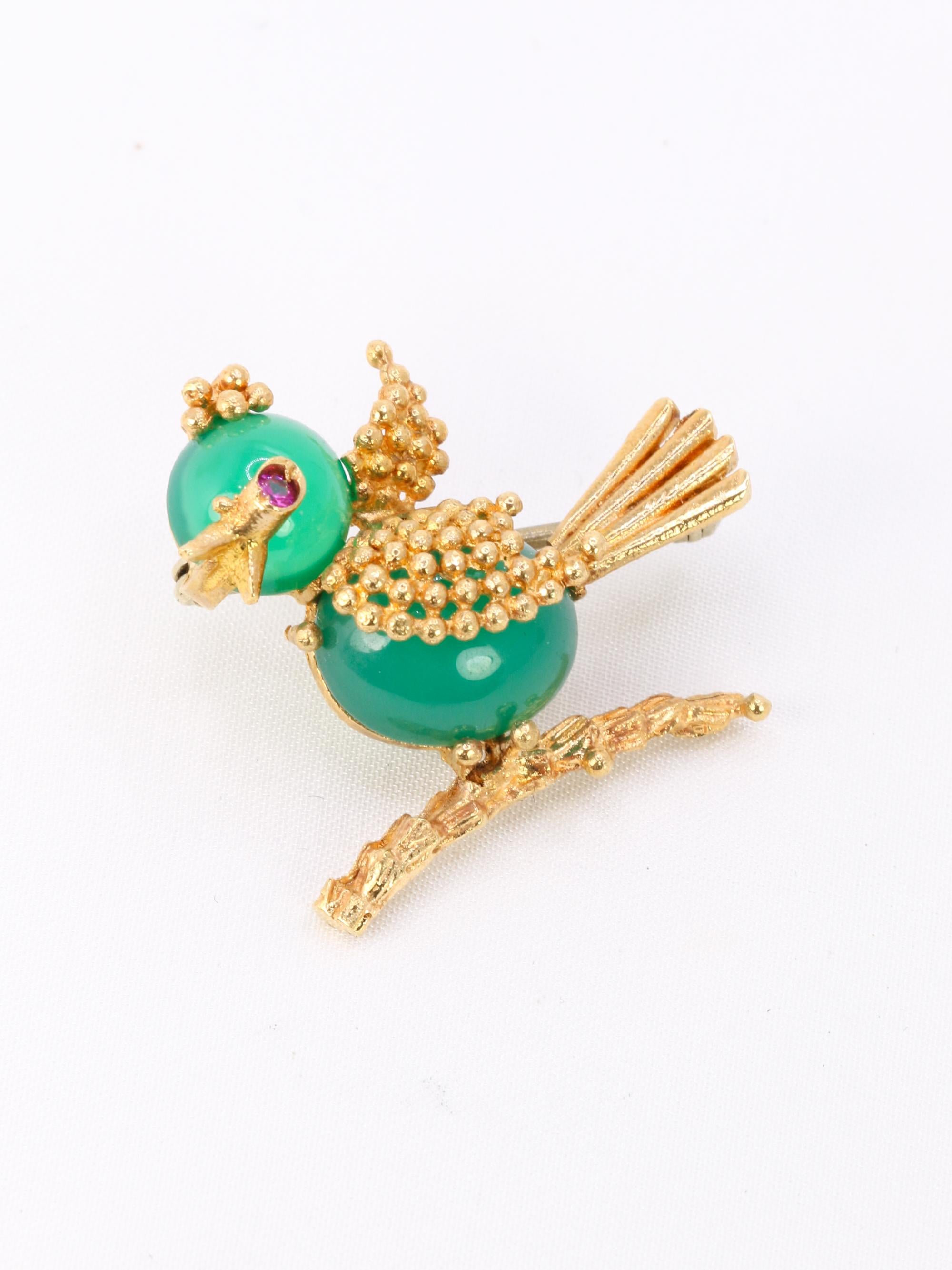 Broche oiseau vintage or jaune chrysoprase rubis