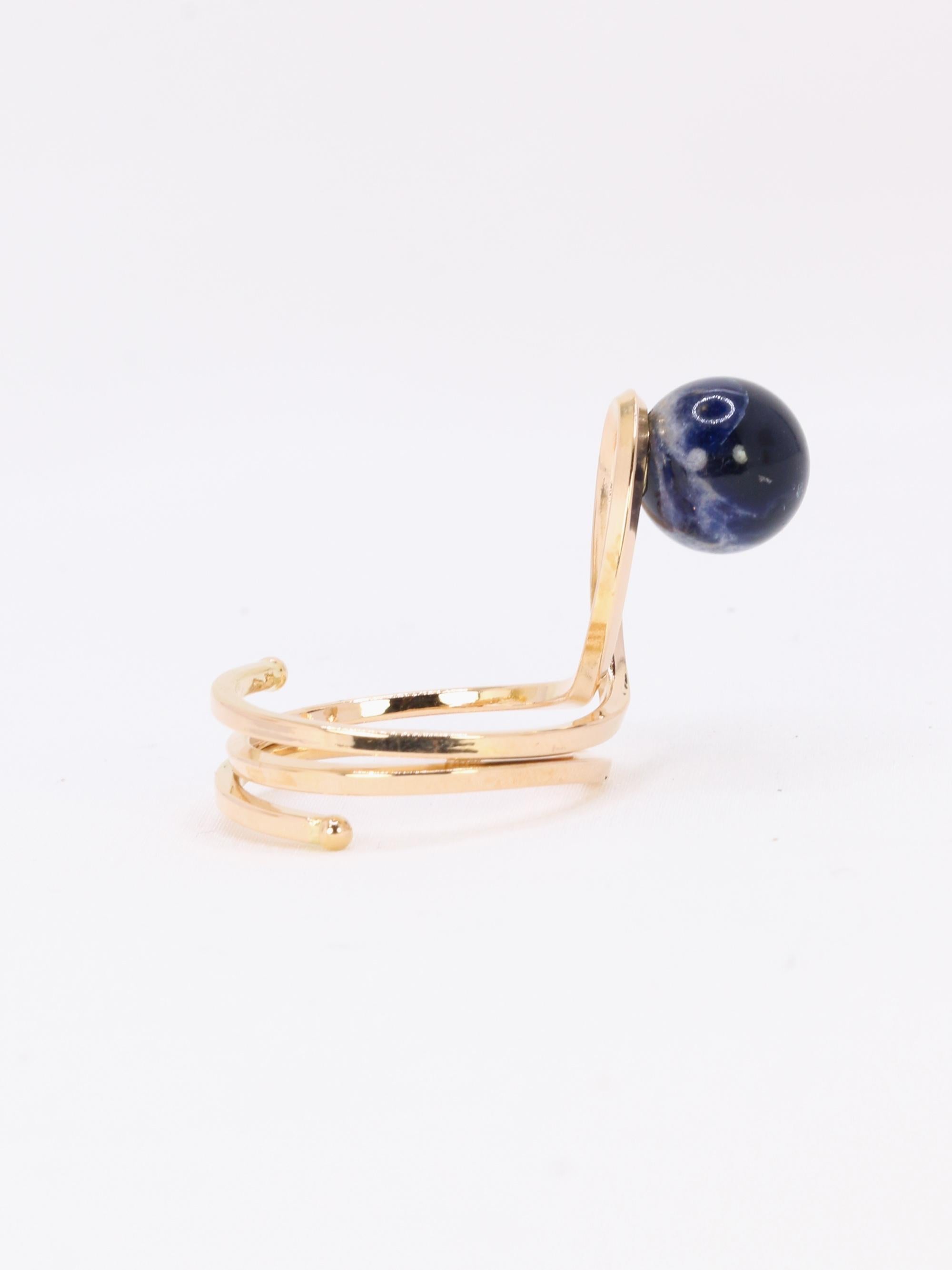 Bague moderniste or jaune sodalite