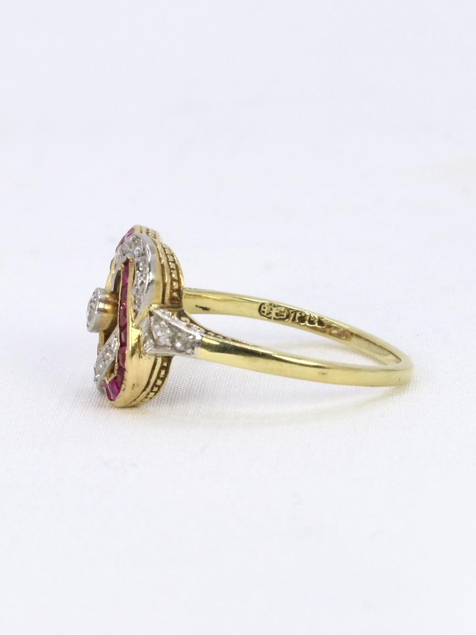 Bague Belle Epoque or jaune diamants rubis calibres