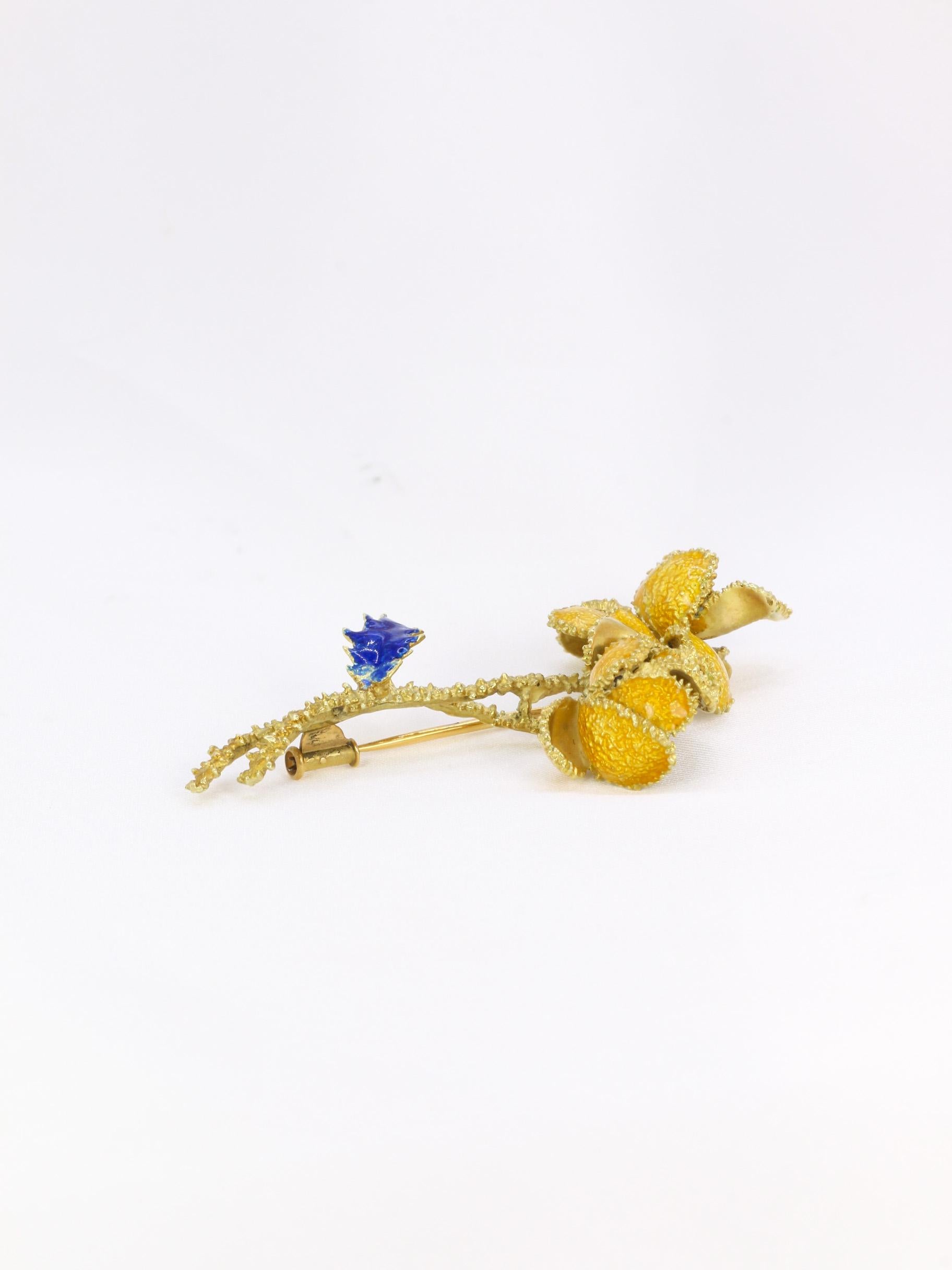 Broche fleur années 70 or jaune émail
