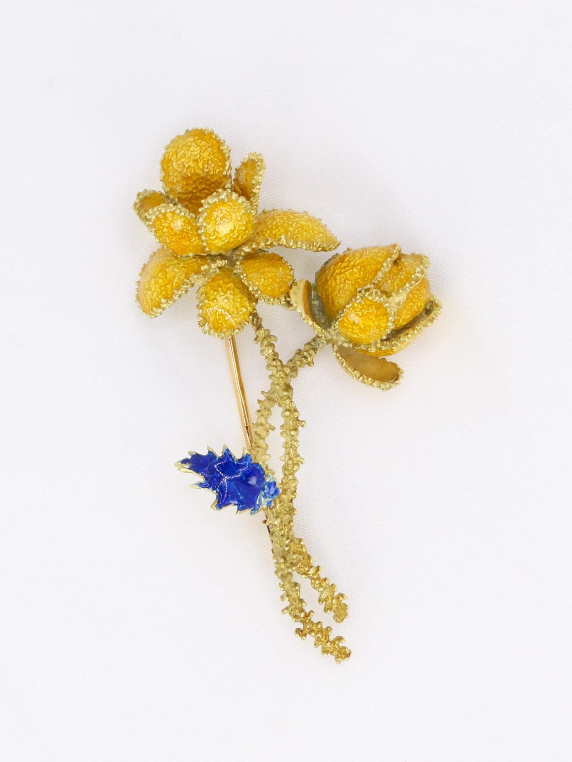 Broche fleur années 70 or jaune émail