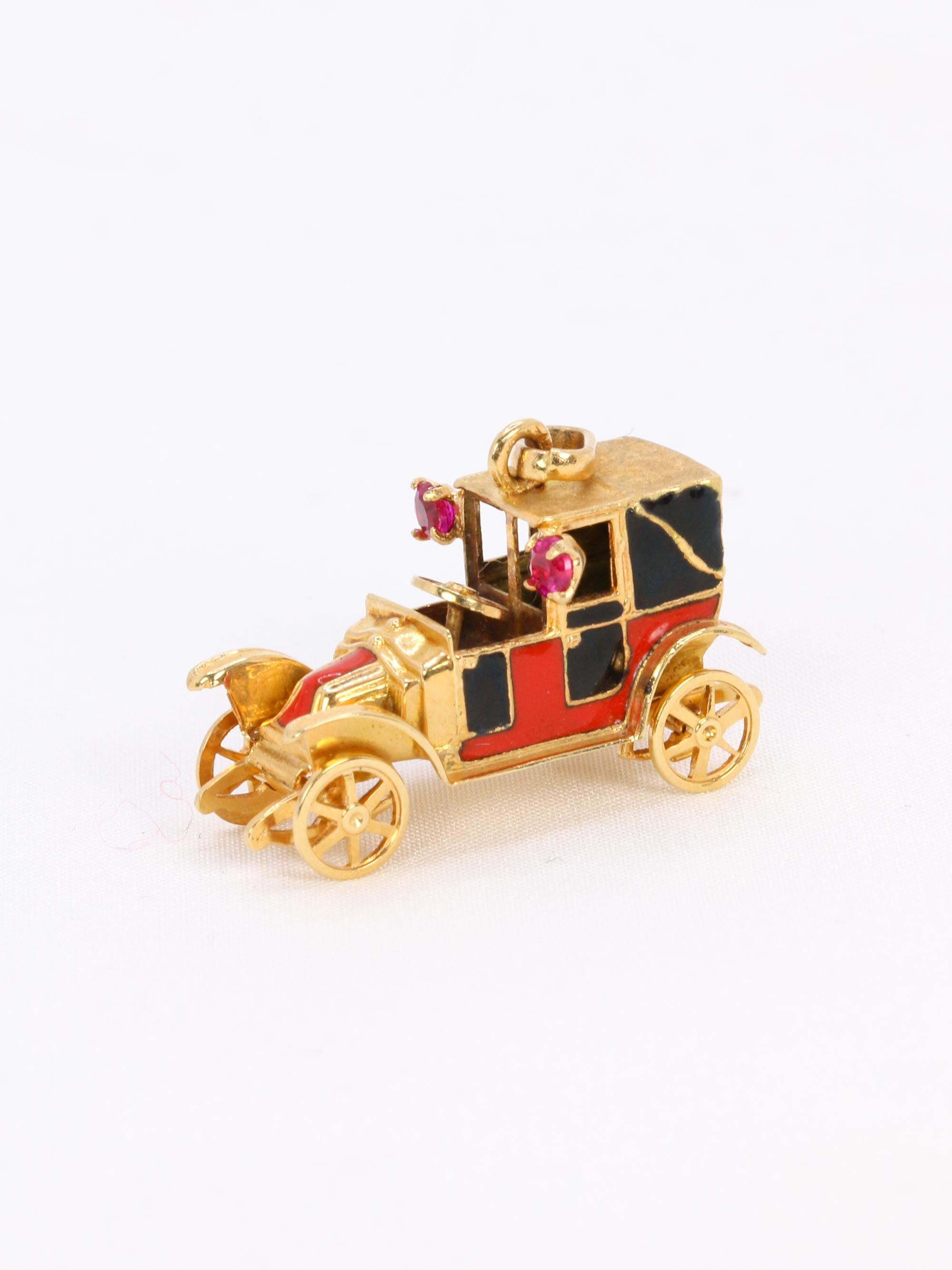 Pendentif charms vintage voiture ancienne or jaune rubis email