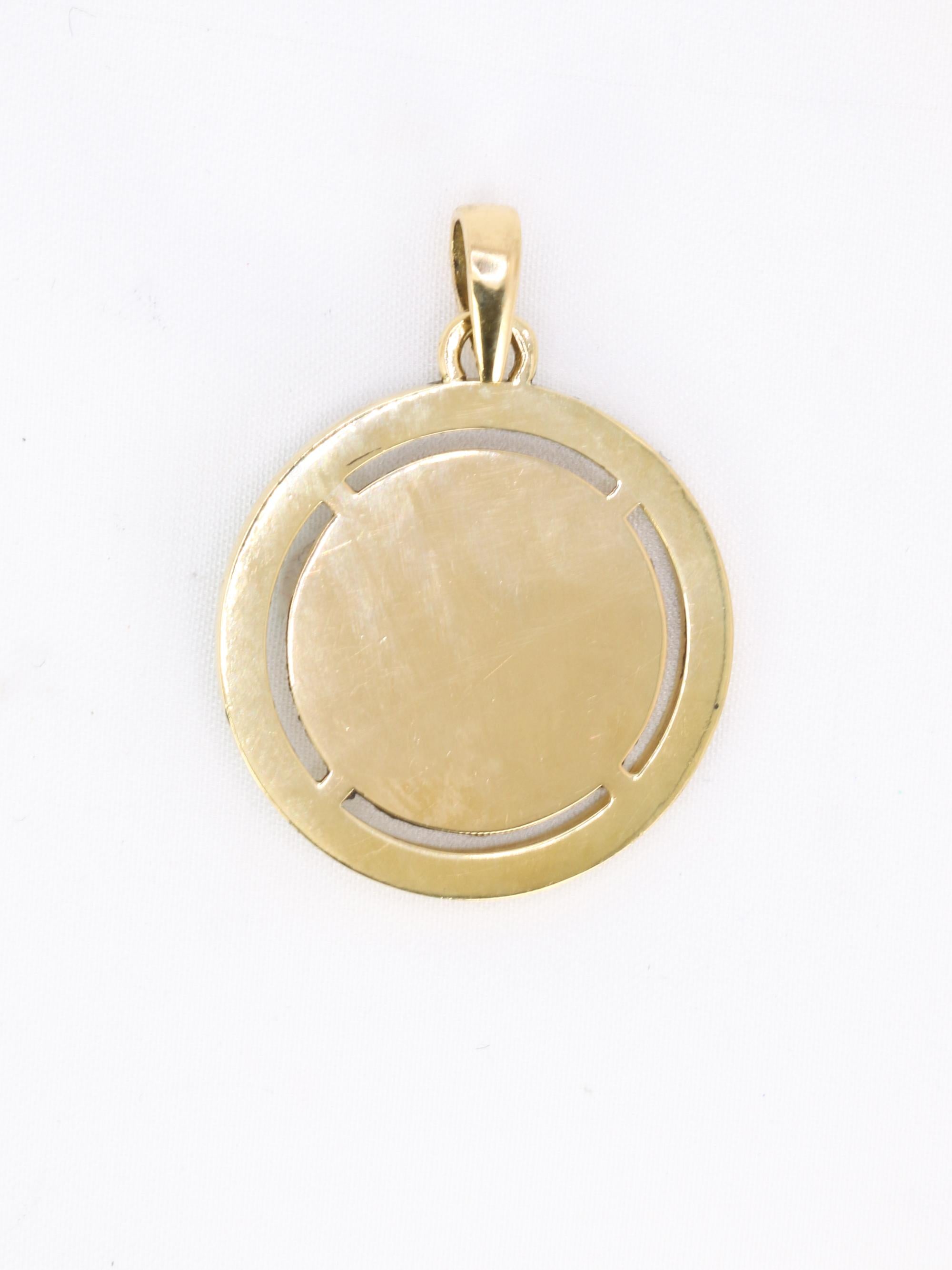 Médaille amour Augis entourage émeraudes calibrées Plus qu'hier moins que demain