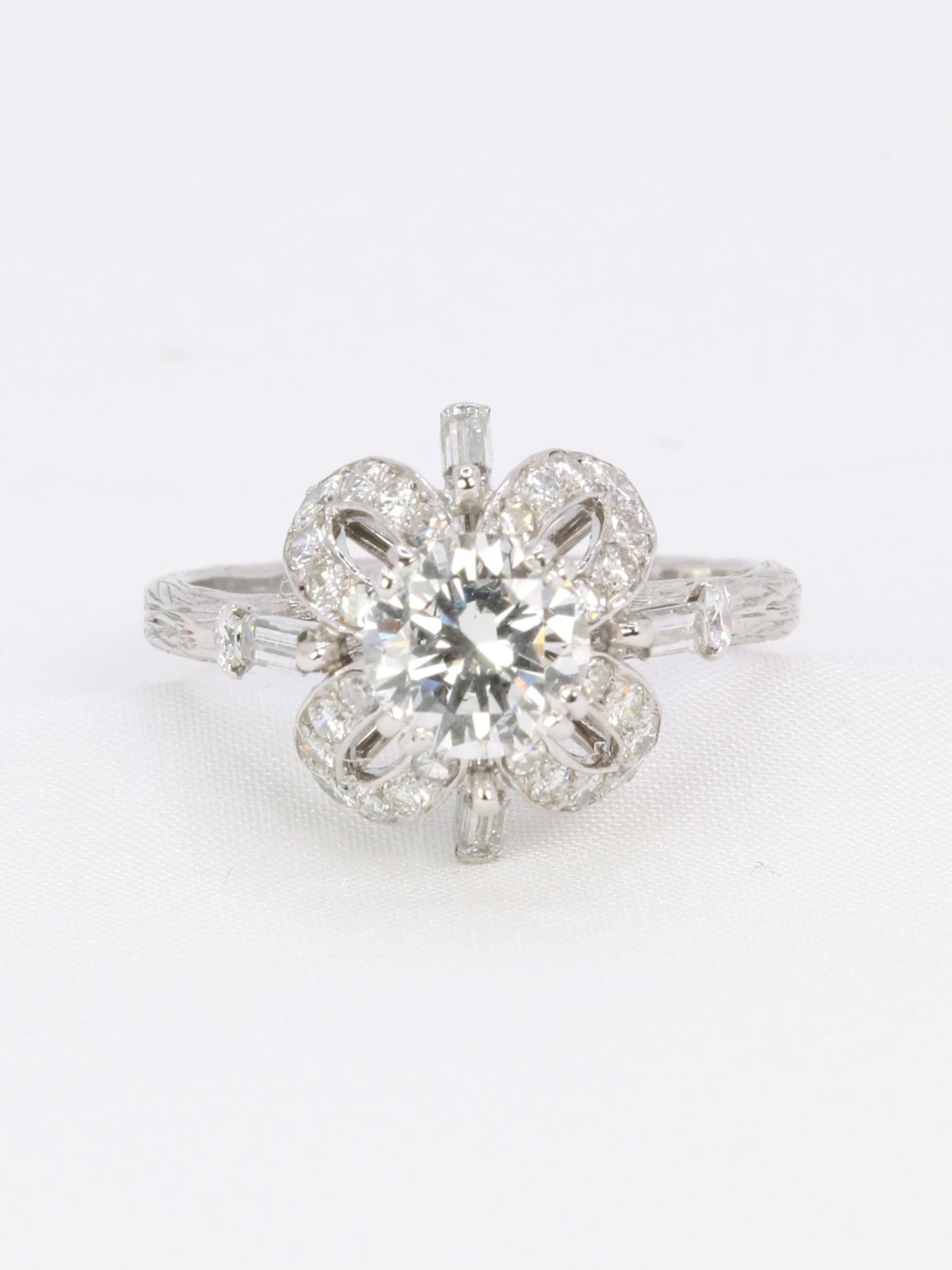 STERLE Bague solitaire platine diamant rond 1.11 carat