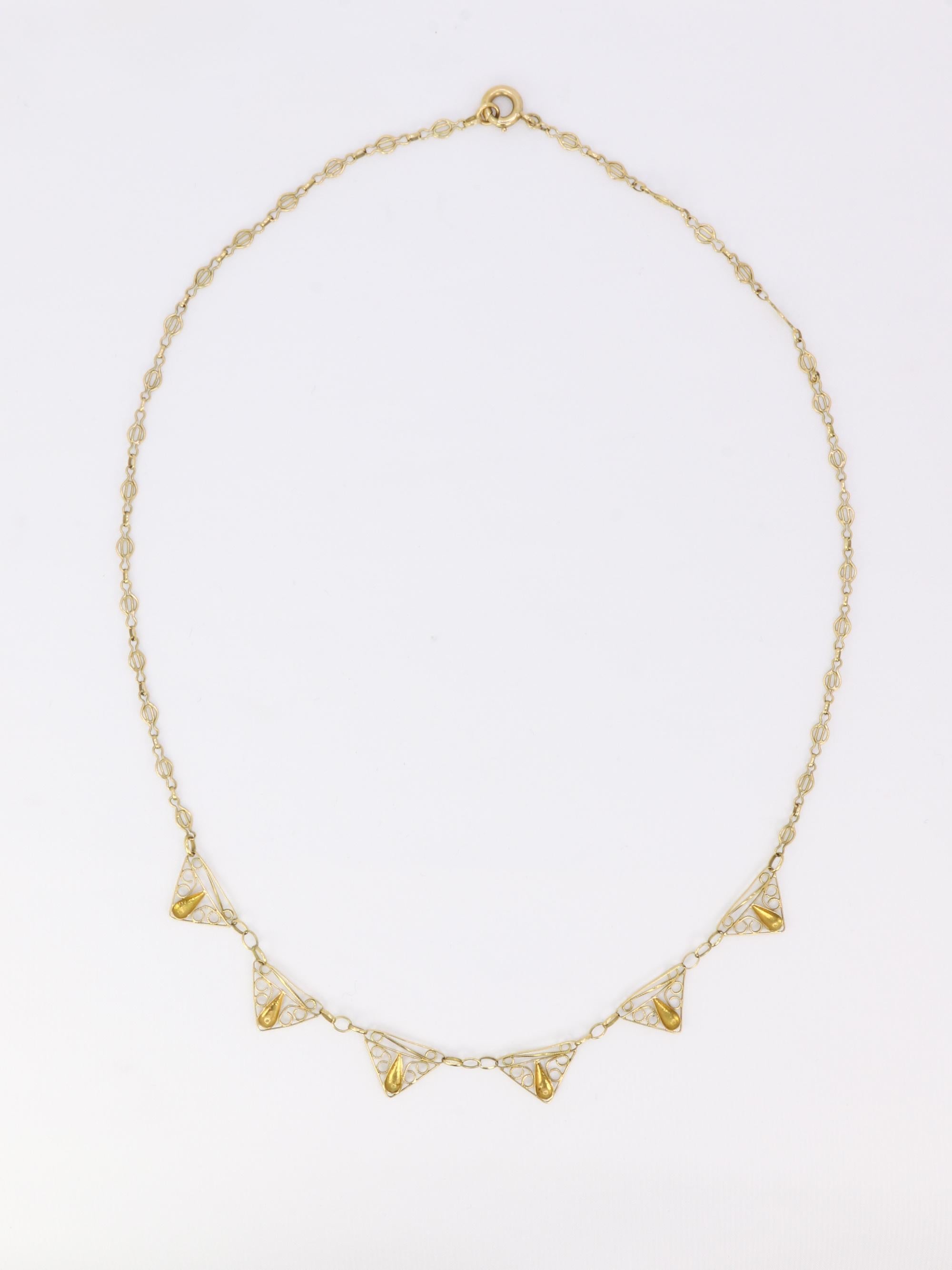 Collier draperie Art Nouveau or jaune filigrane