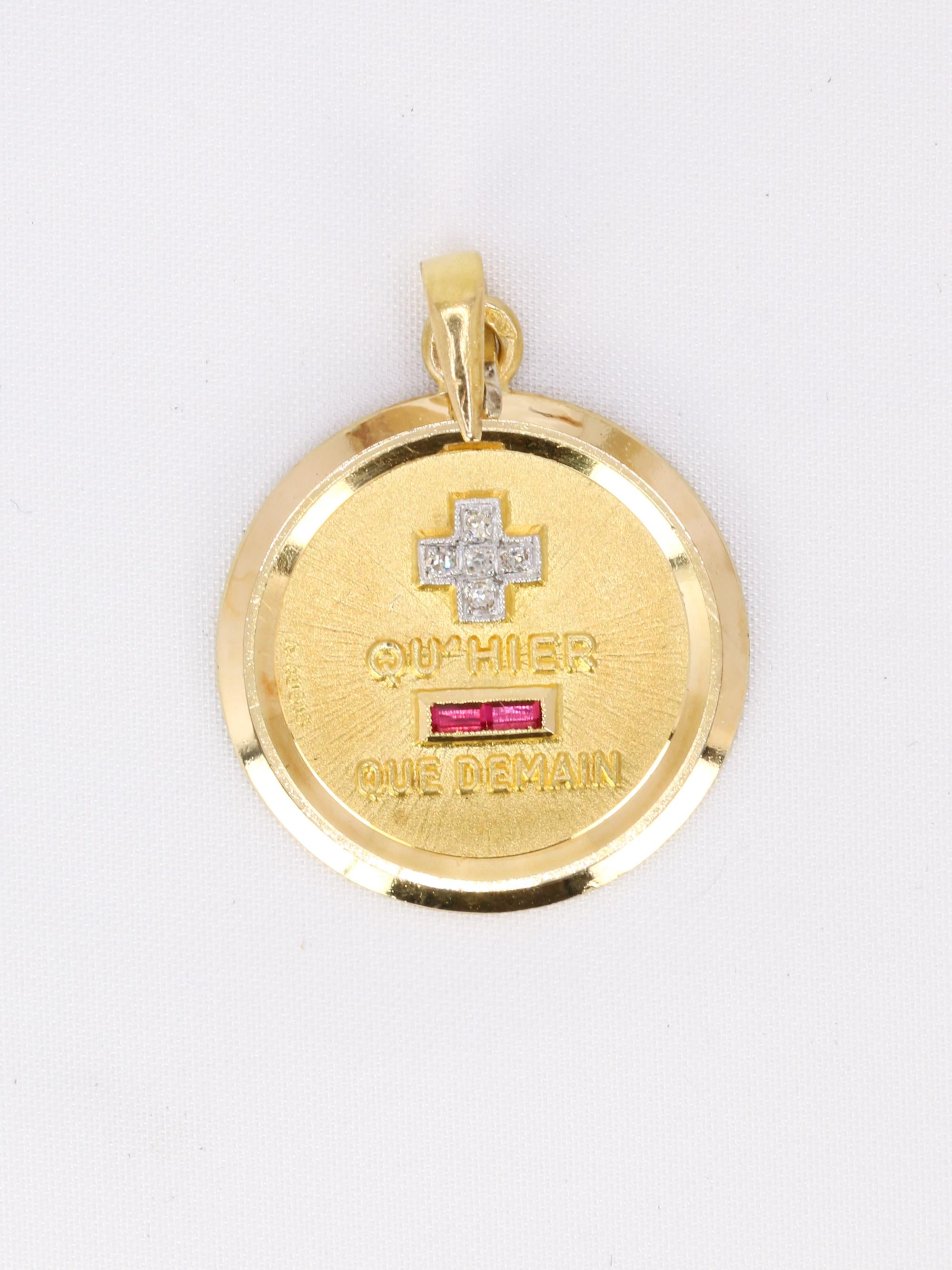 Médaille amour AUGIS ronde Plus qu'hier moins que demain or jaune rubis diamants
