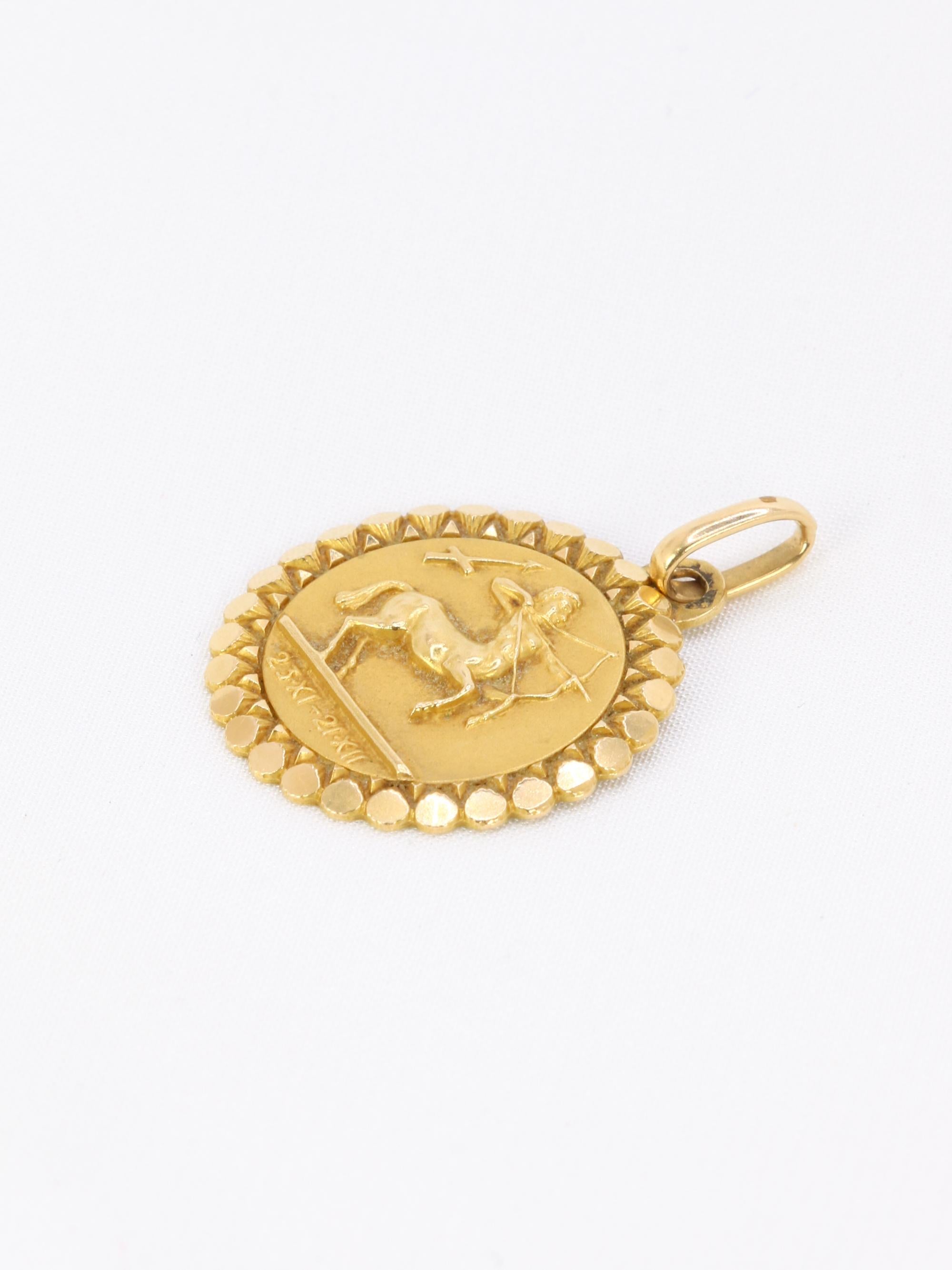 PERROUD Pendentif vintage signe du zodiaque Sagittaire or jaune