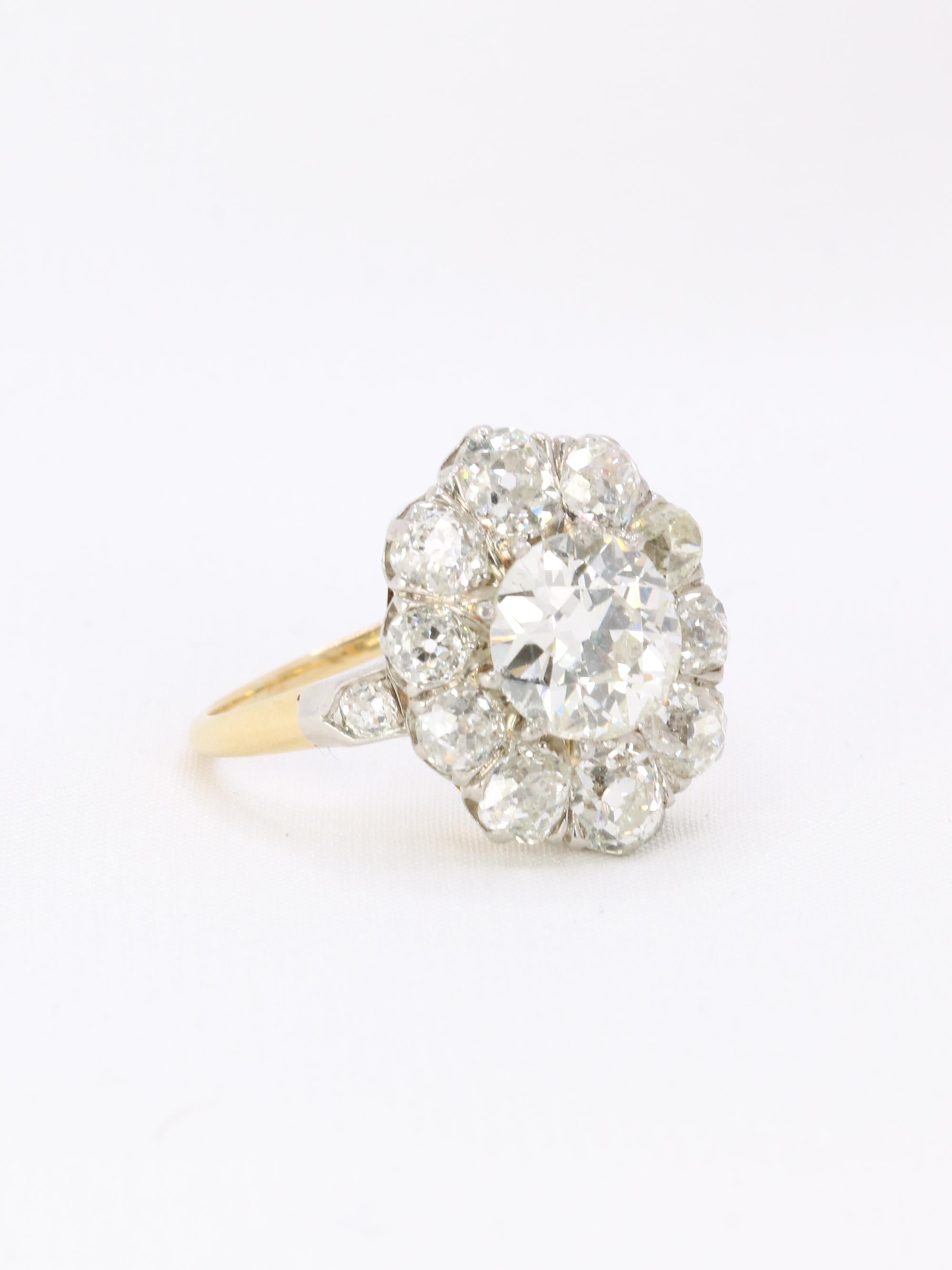 Bague marguerite ancienne diamants taille ancienne 3 carats