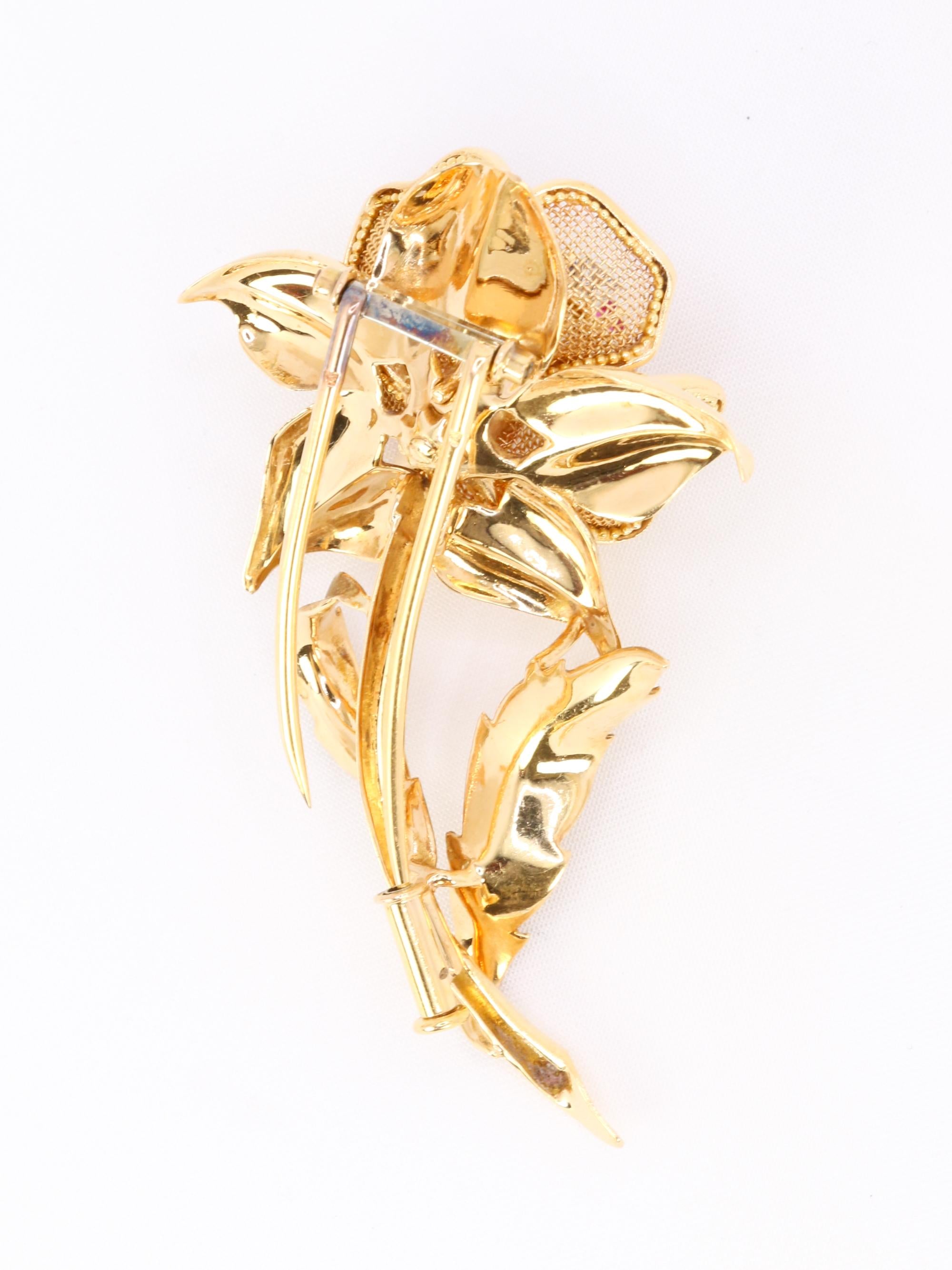 Broche vintage fleur diamants rubis émeraudes saphirs