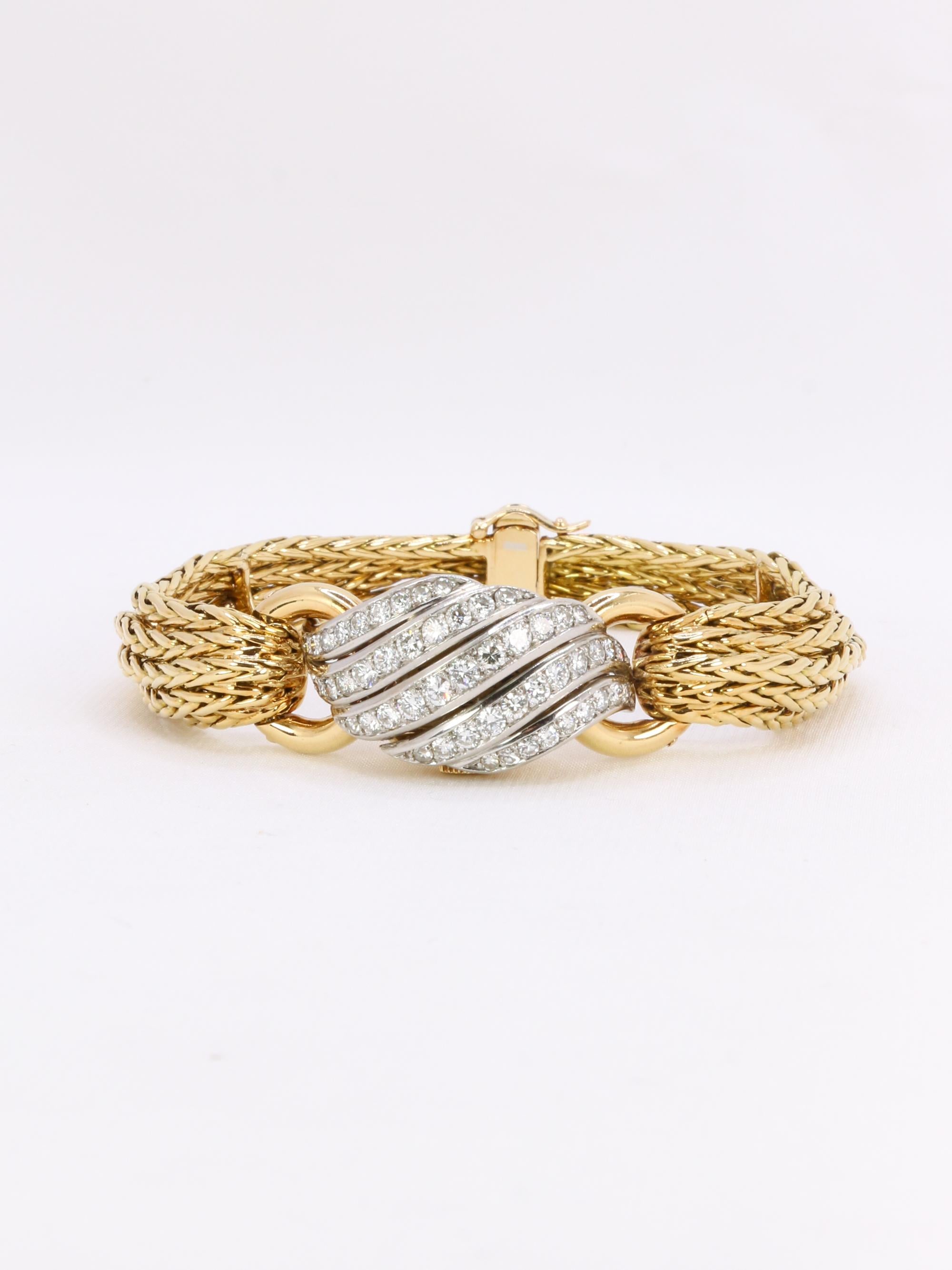 BOUCHERON Montre à secrets or jaune diamants