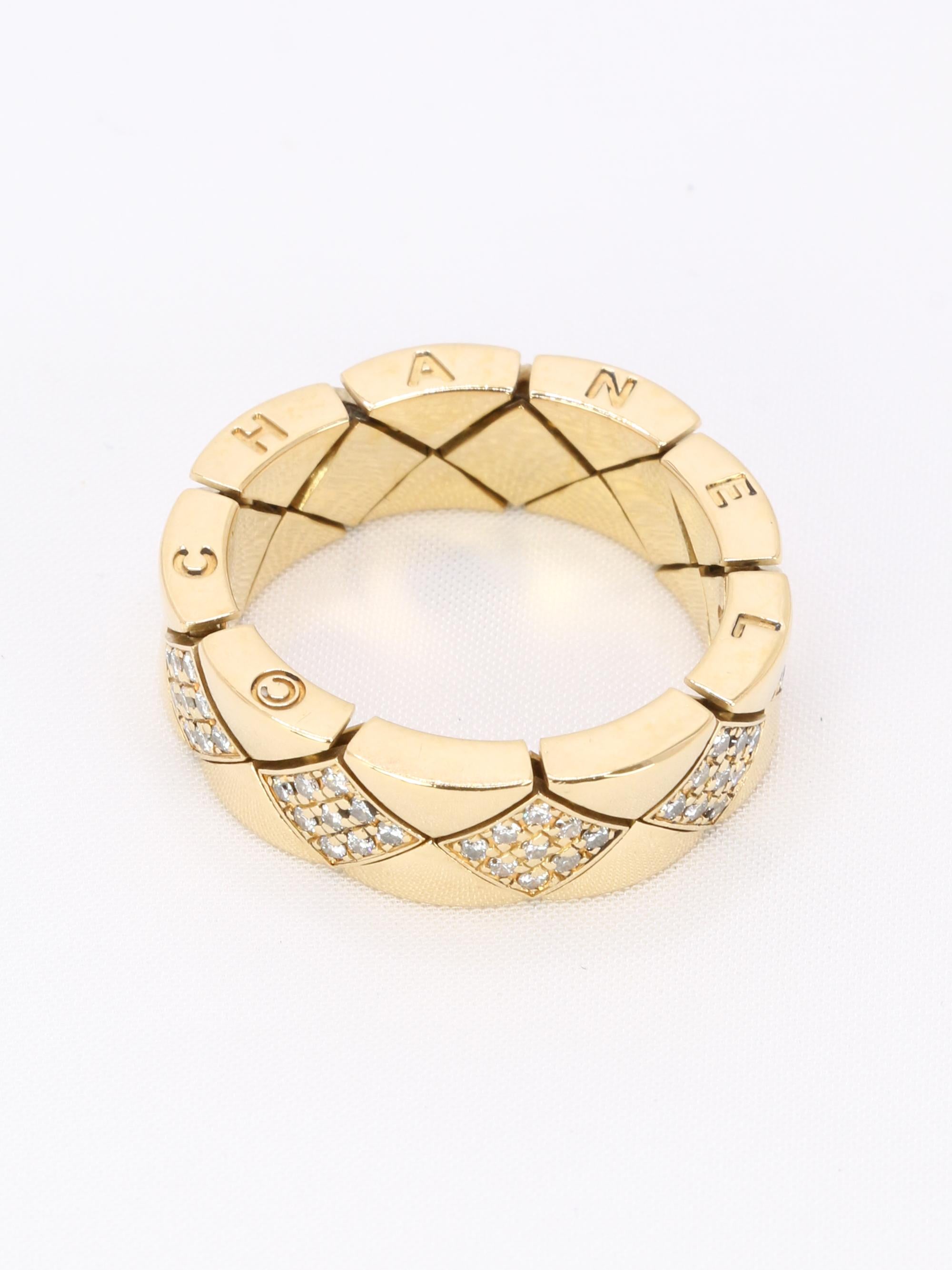 CHANEL Bague "Matelassé" vintage or jaune diamants