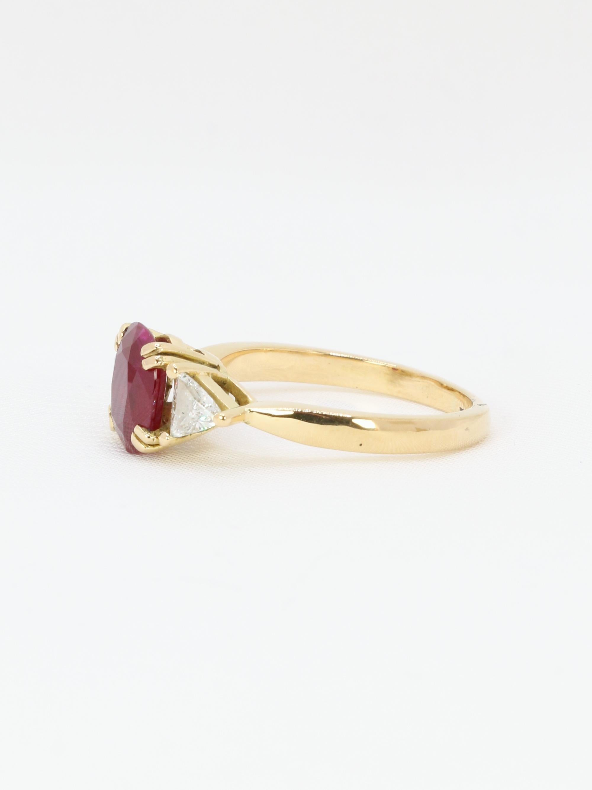 Bague trilogie or jaune rubis diamants trillion