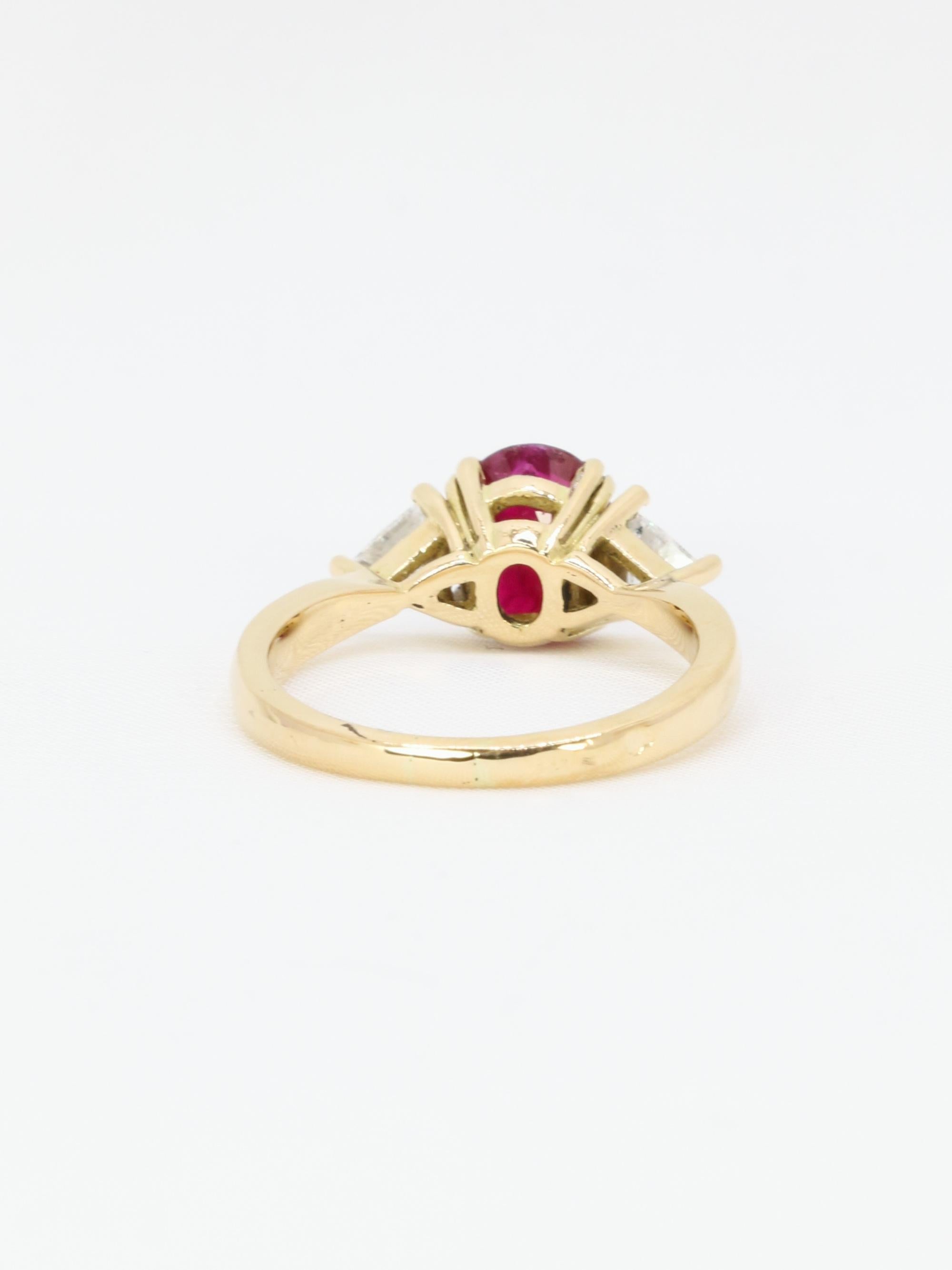 Bague trilogie or jaune rubis diamants trillion
