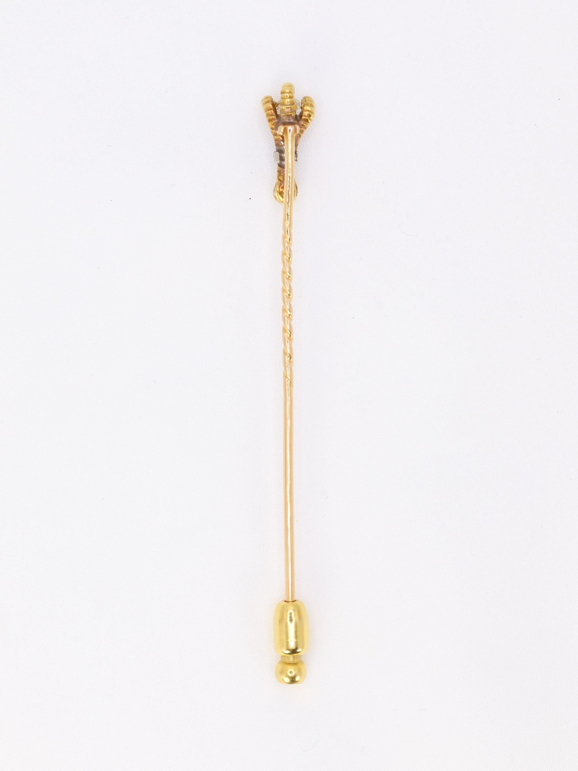 Epingle ancienne serre d'aigle or jaune diamant taille ancienne