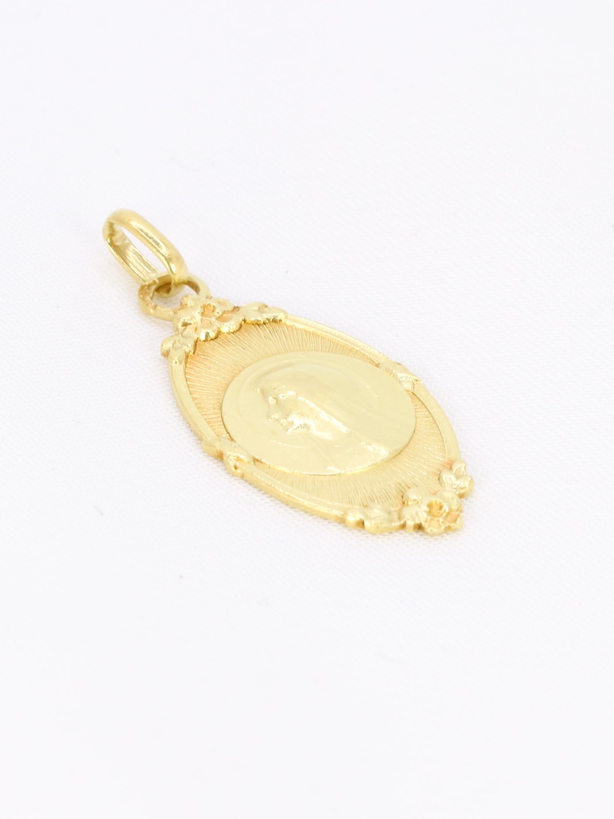 Médaille religieuse Art nouveau or jaune
