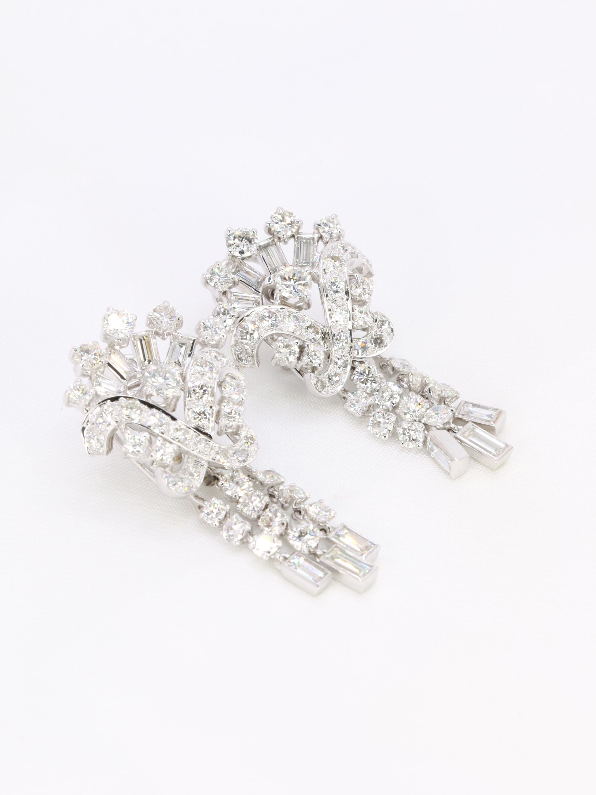Boucles d'oreilles pendantes or blanc diamants 4,5 carats