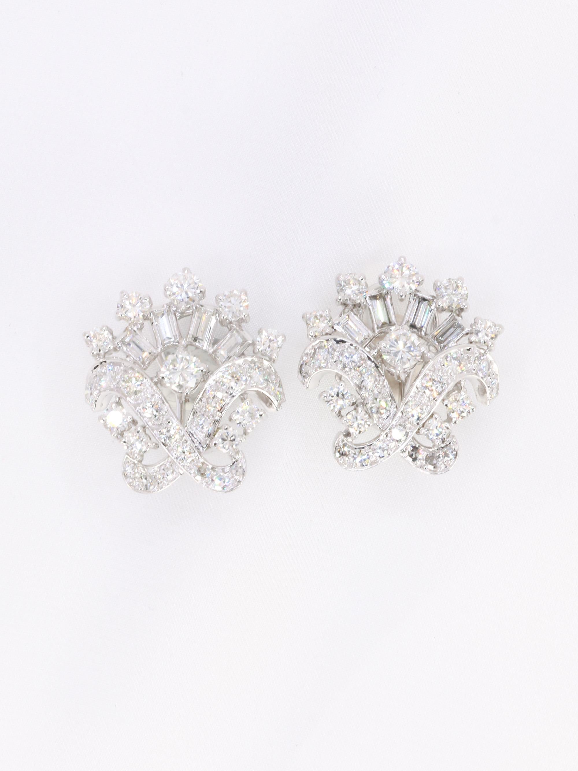Boucles d'oreilles pendantes or blanc diamants 4,5 carats
