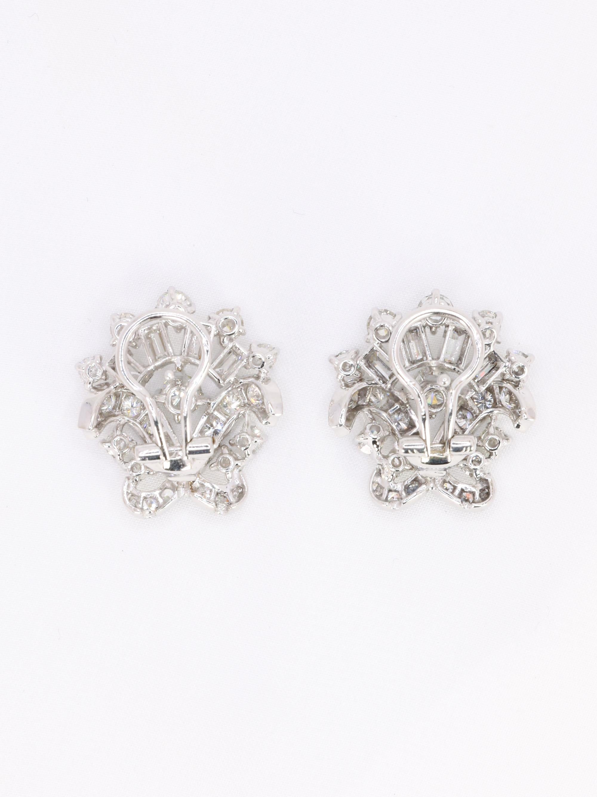 Boucles d'oreilles pendantes or blanc diamants 4,5 carats