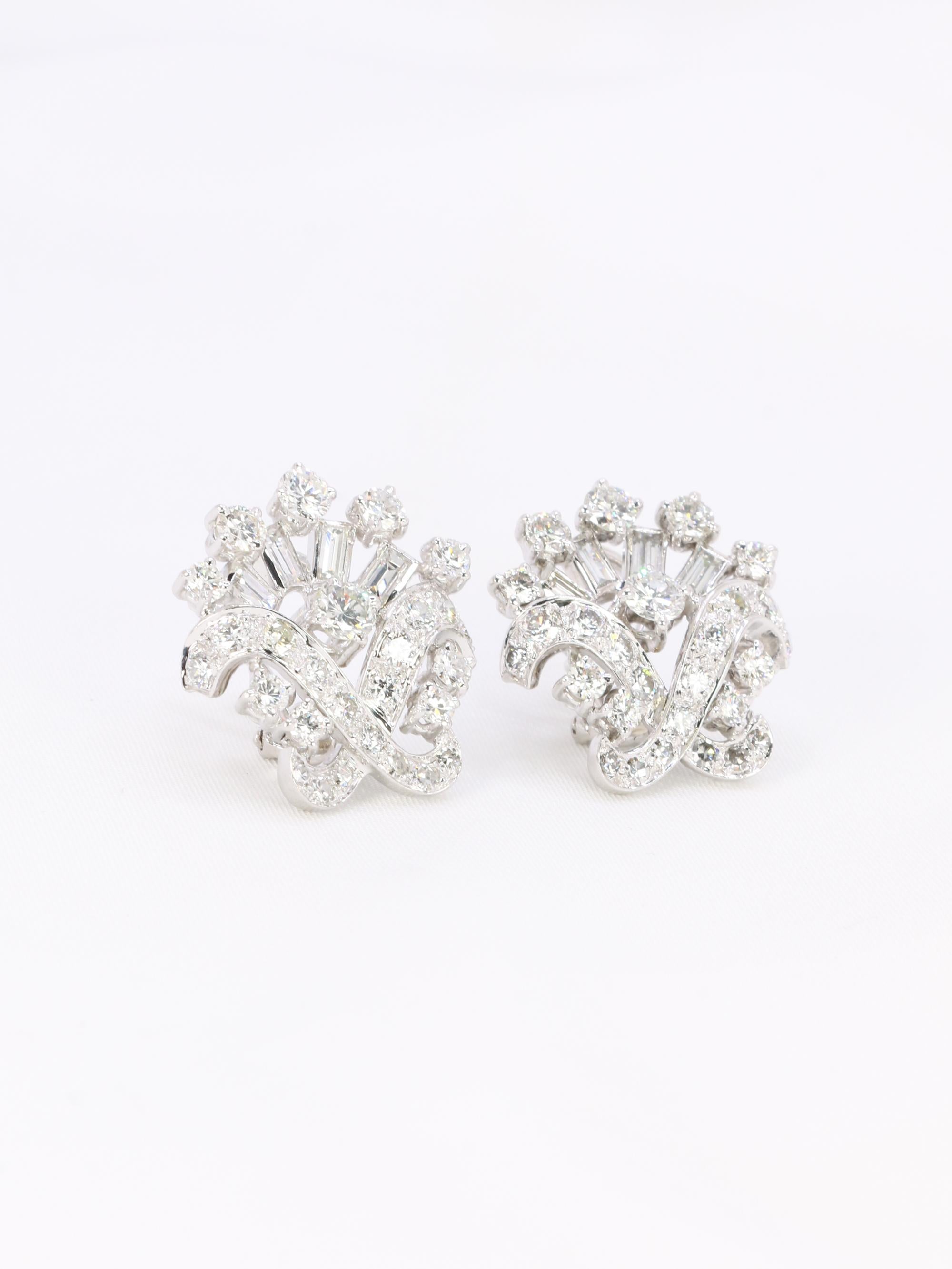 Boucles d'oreilles pendantes or blanc diamants 4,5 carats