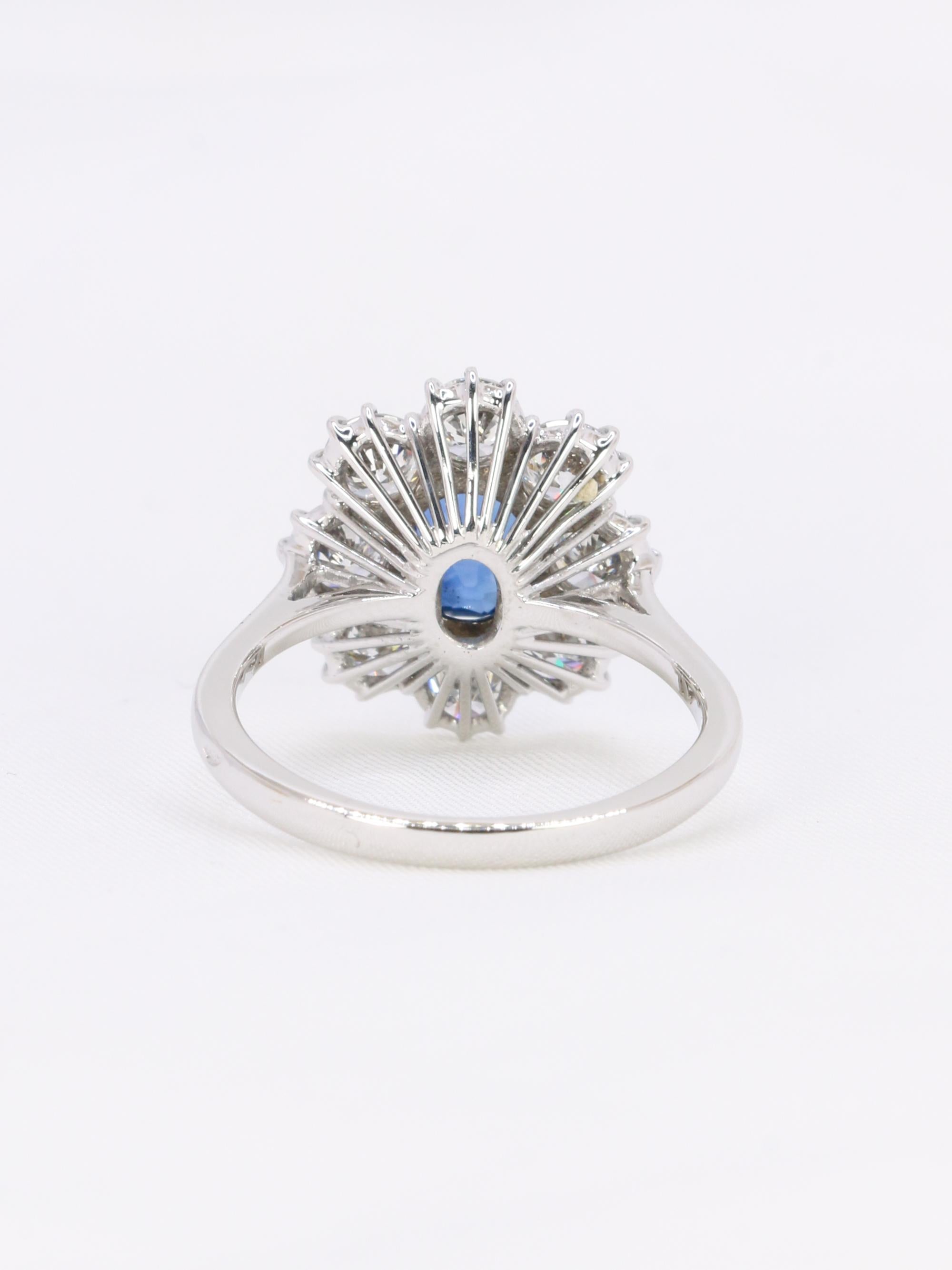 Bague marguerite or blanc saphir ovale diamants