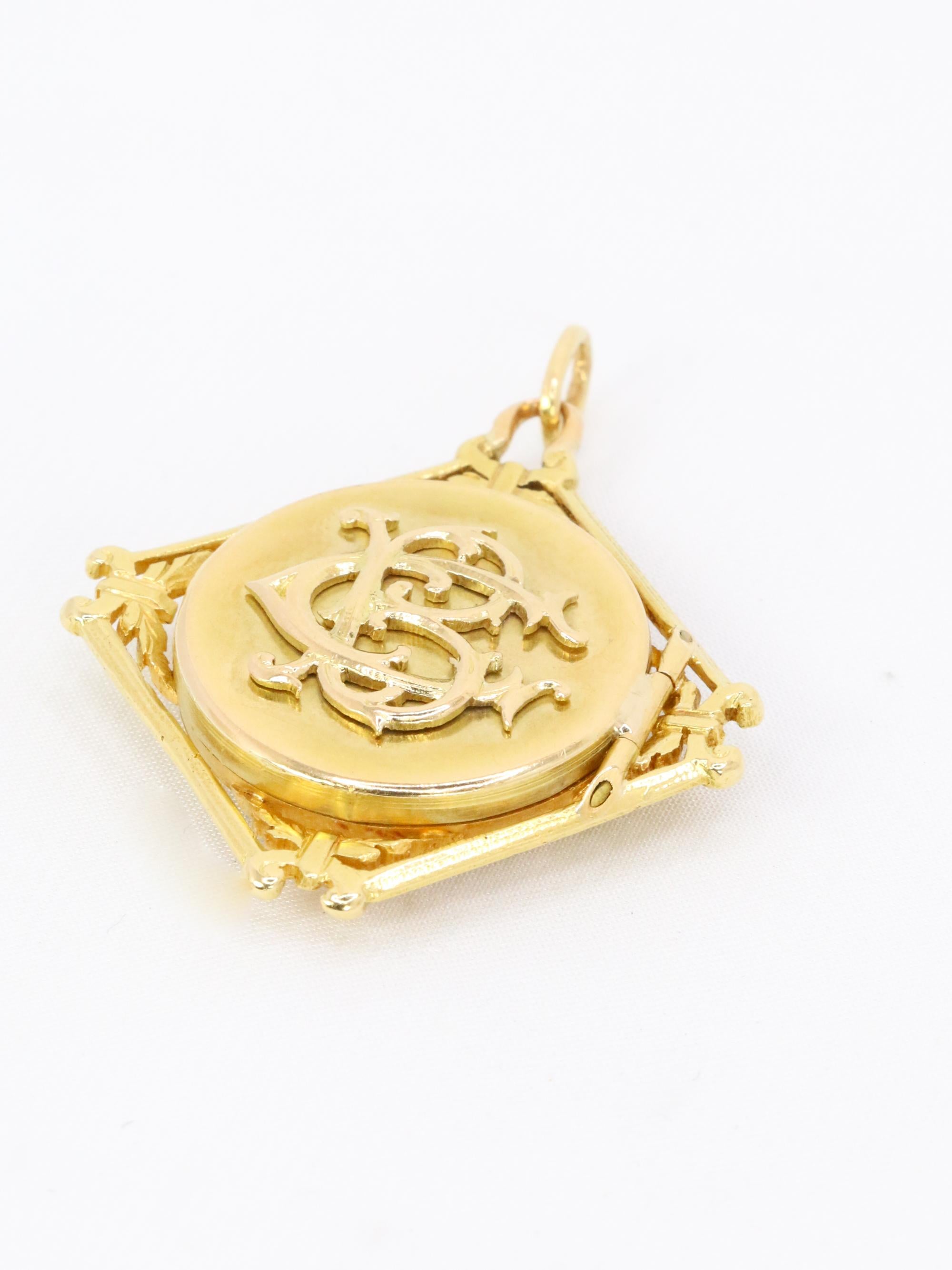 Pendentif Chimère Art Nouveau or jaune nacre
