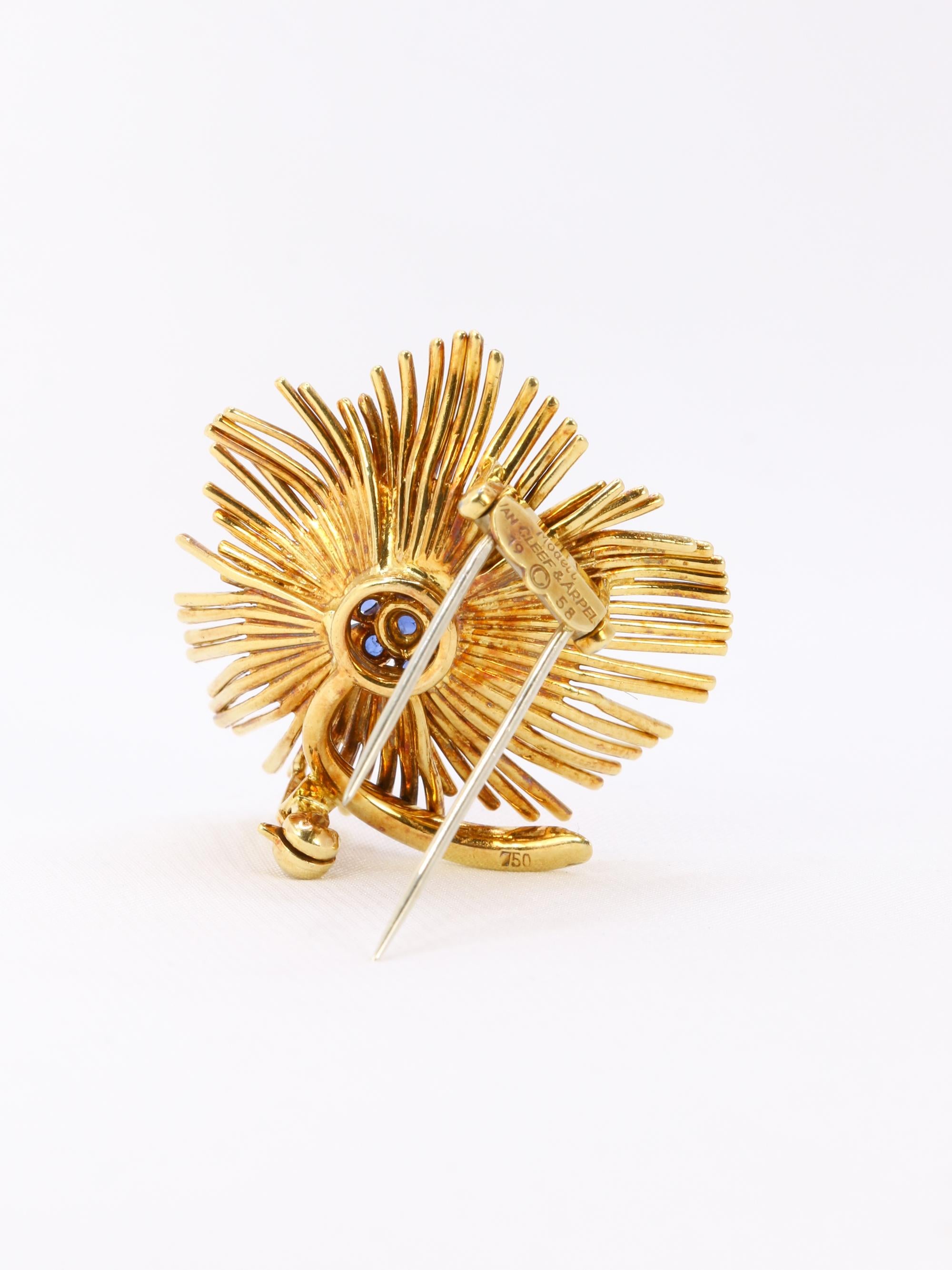 Van Cleef & Arpels Broche Clip fleur or jaune saphirs