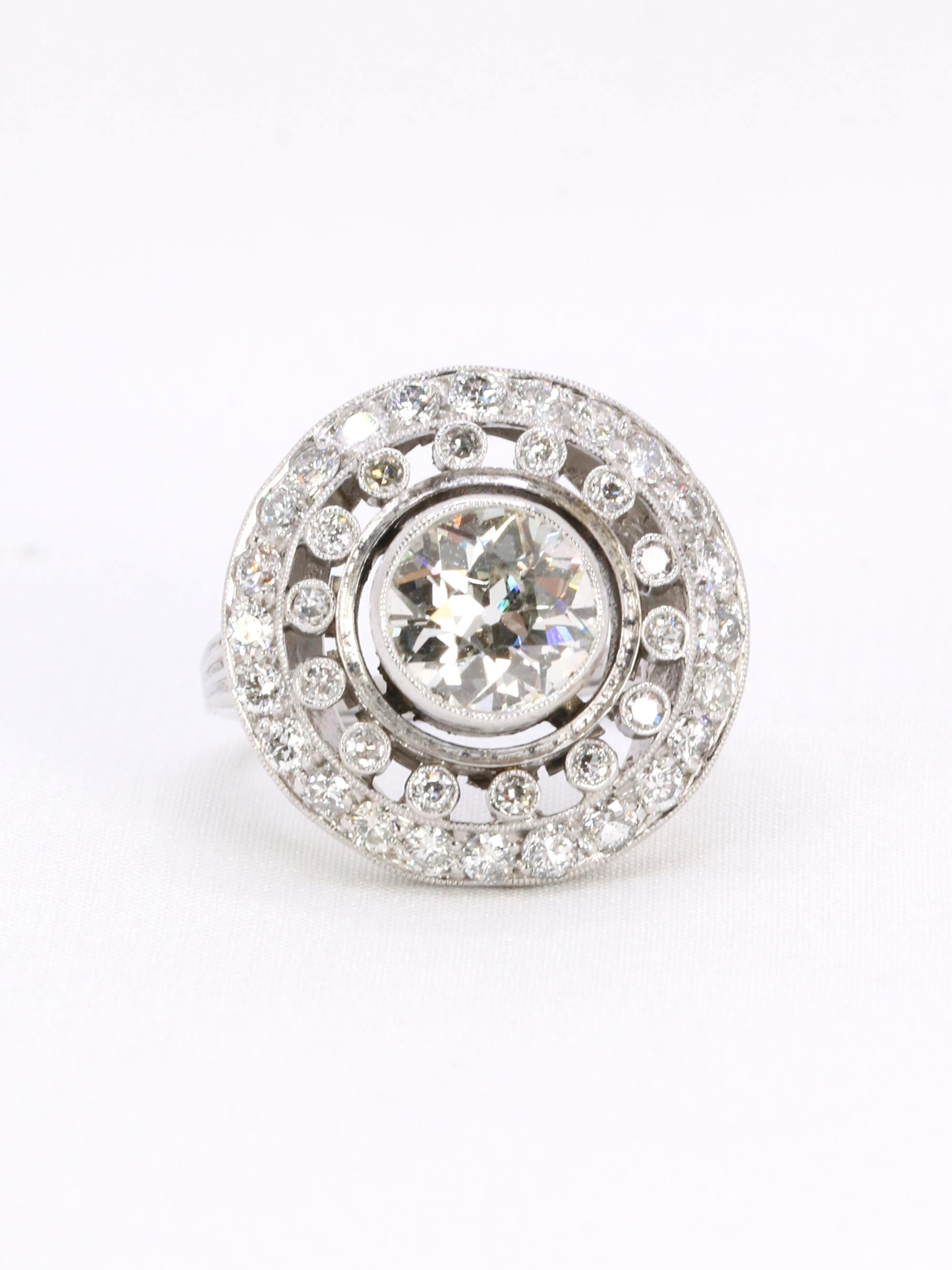 Bague cible double entourage diamants taille ancienne 2 carats