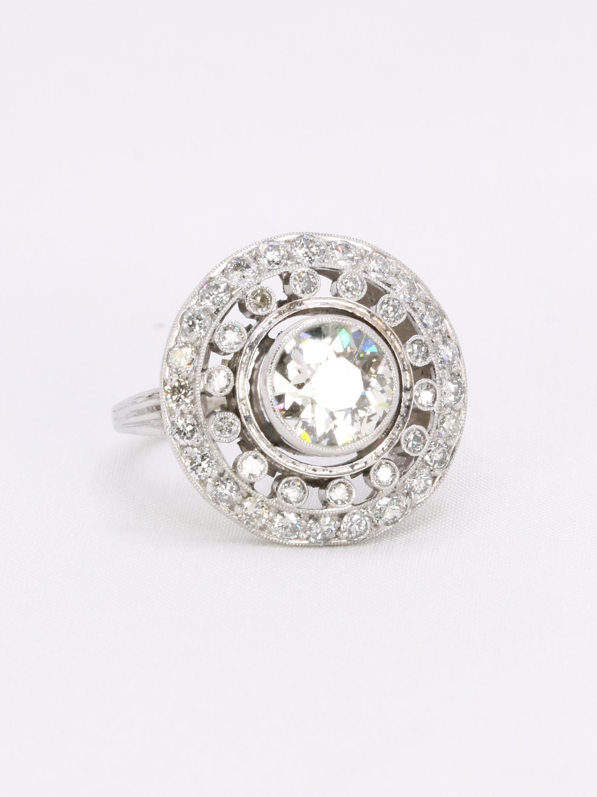 Bague cible double entourage diamants taille ancienne 2 carats